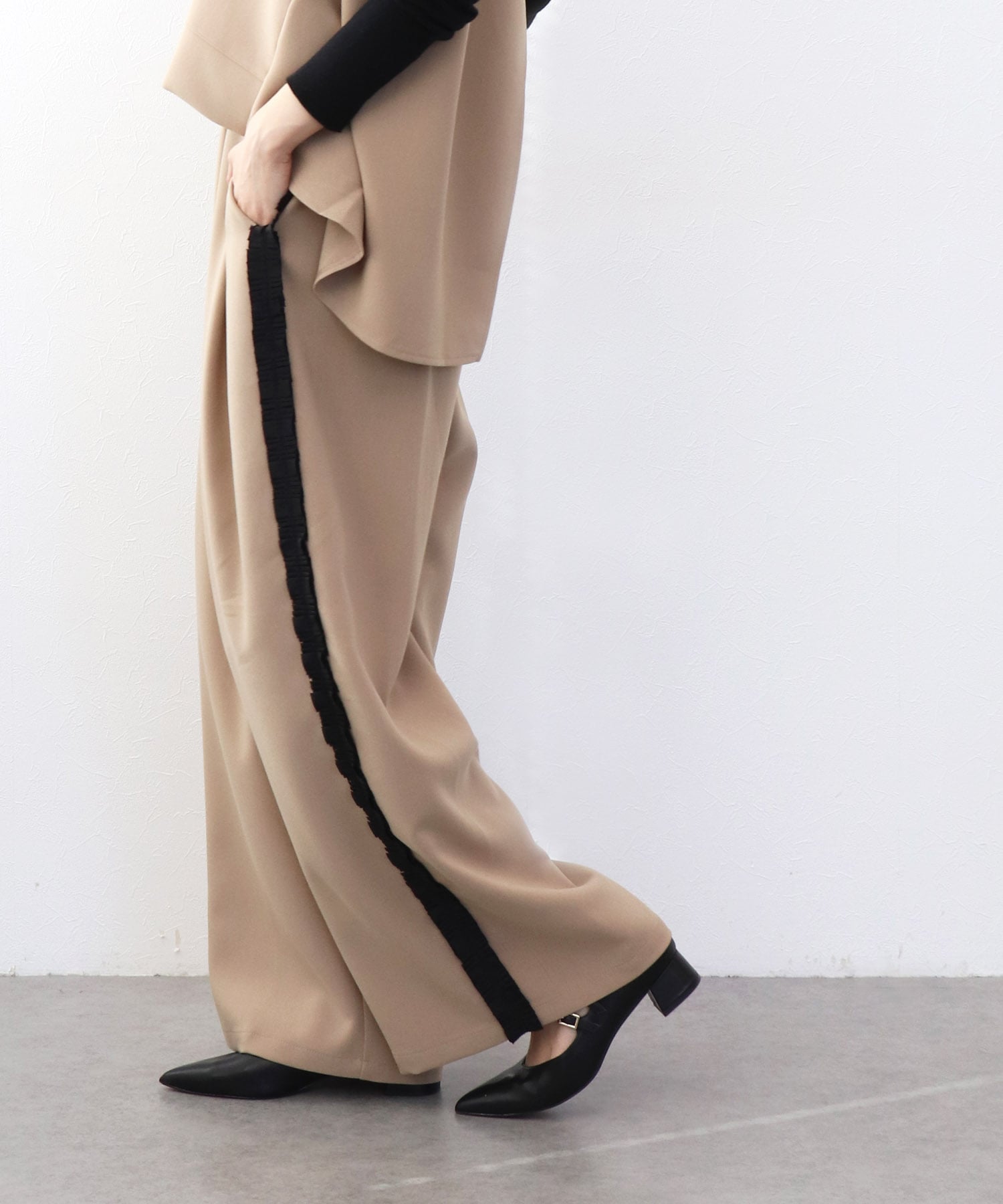 サイドプリーツワイドパンツ