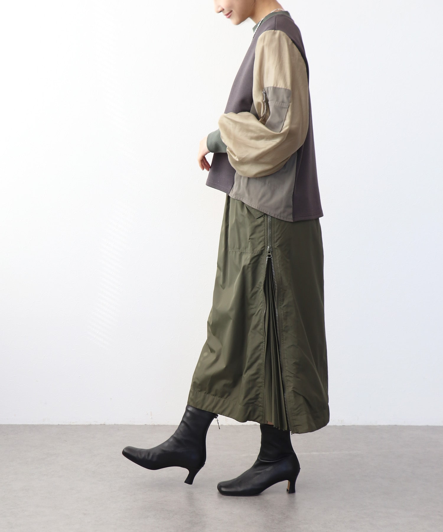 MA-1ライクポンチ異素材トップス