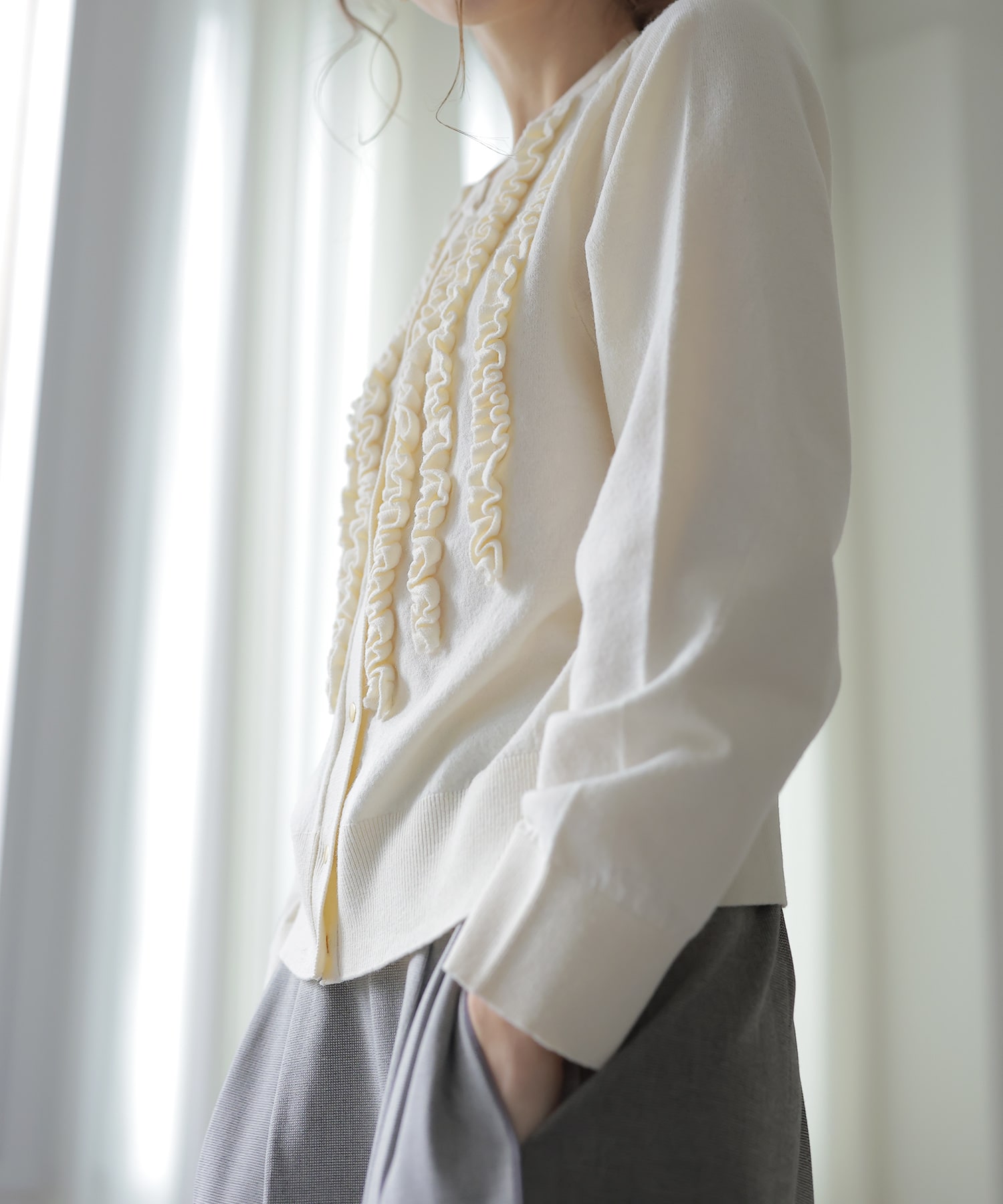 TANウールヤーンフロントフリルカーディガン | AND ON JIONE STORE