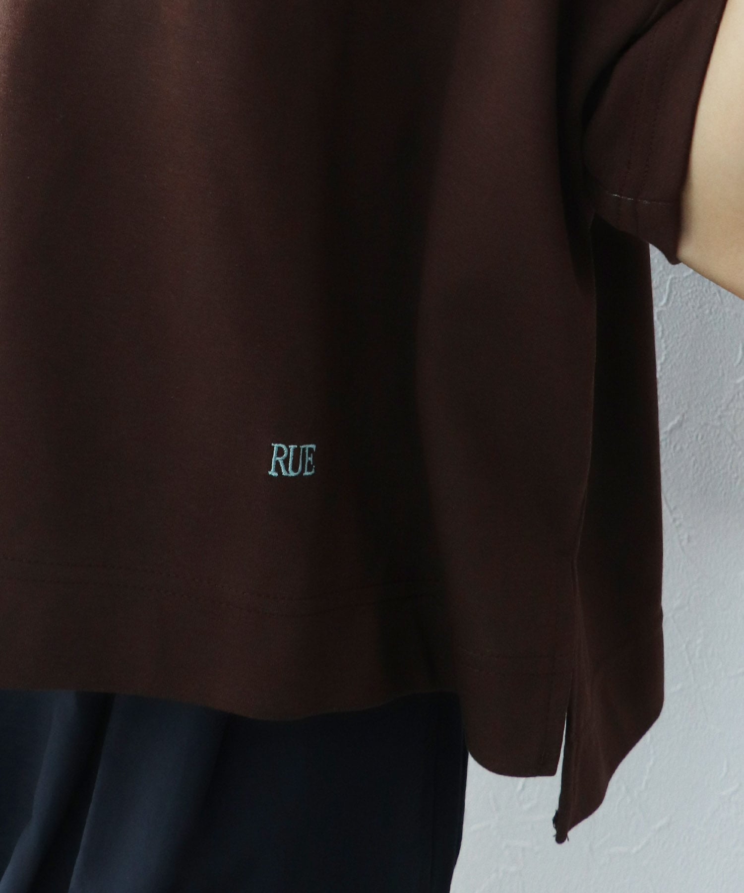 配色ロゴ刺繍Ｔシャツ