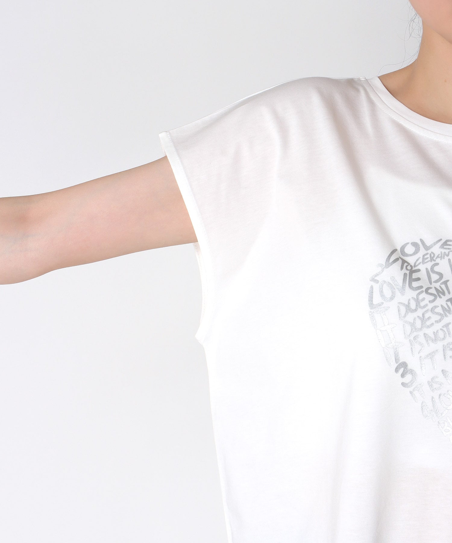 ハートロゴTシャツ