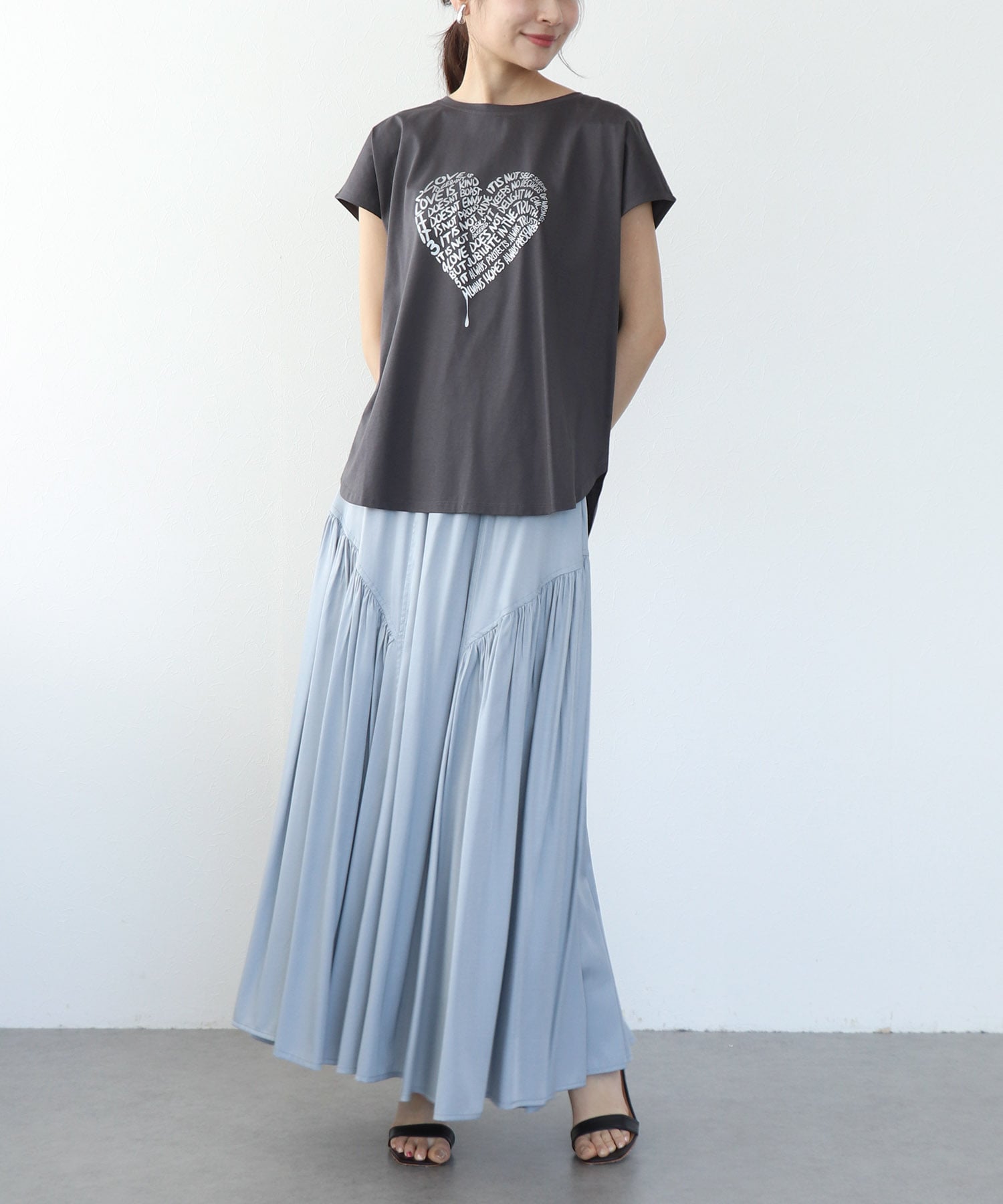 ハートロゴTシャツ