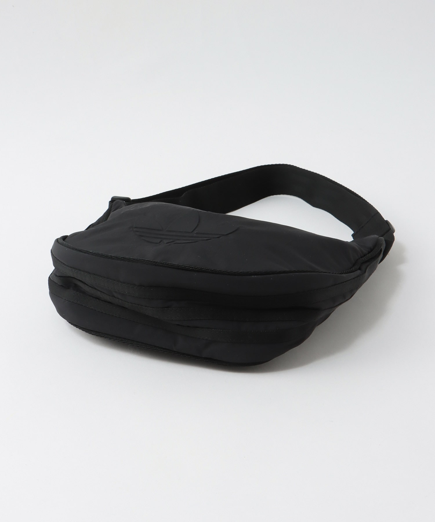EVERYDAY ICONS HALF CRECENT HANDPBAG【adidas Originals/アディダス オリジナルス】