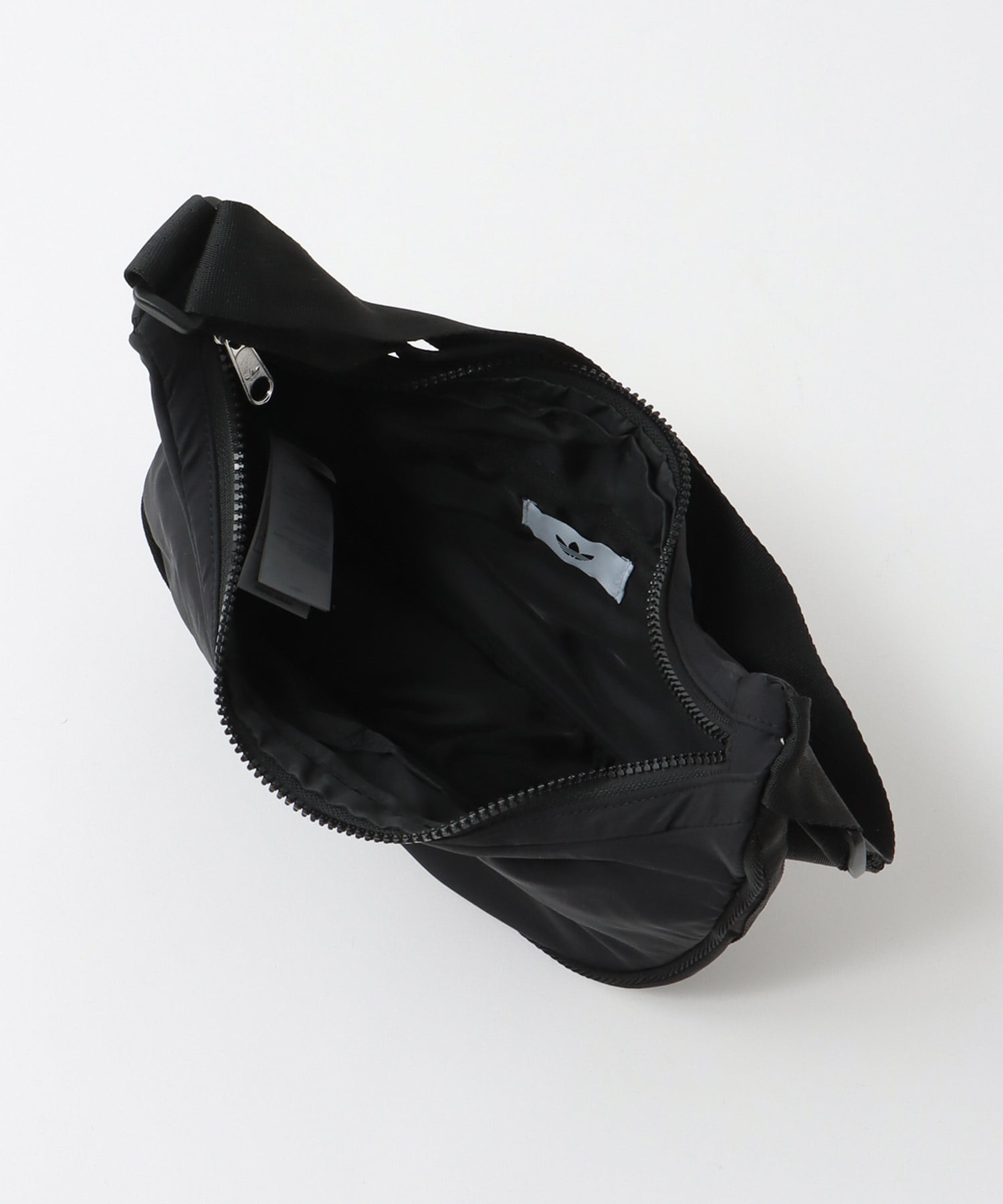 EVERYDAY ICONS HALF CRECENT HANDPBAG【adidas Originals/アディダス オリジナルス】