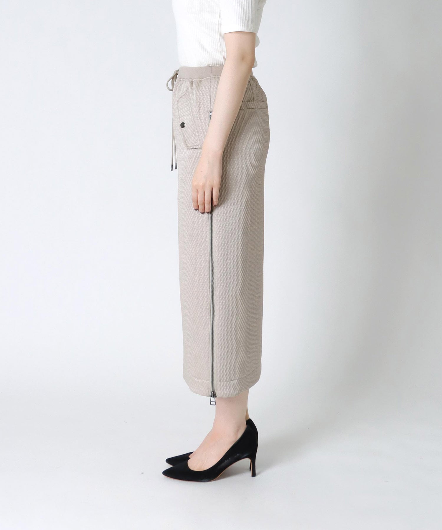 マトラッセジャカード サイドプリーツスカート | AND ON JIONE STORE