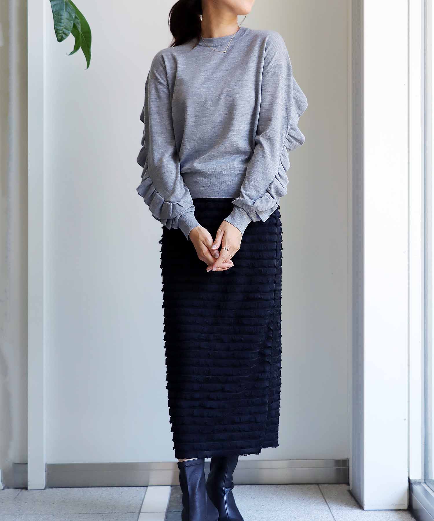 エクストラファインウール　フリルデザインニット