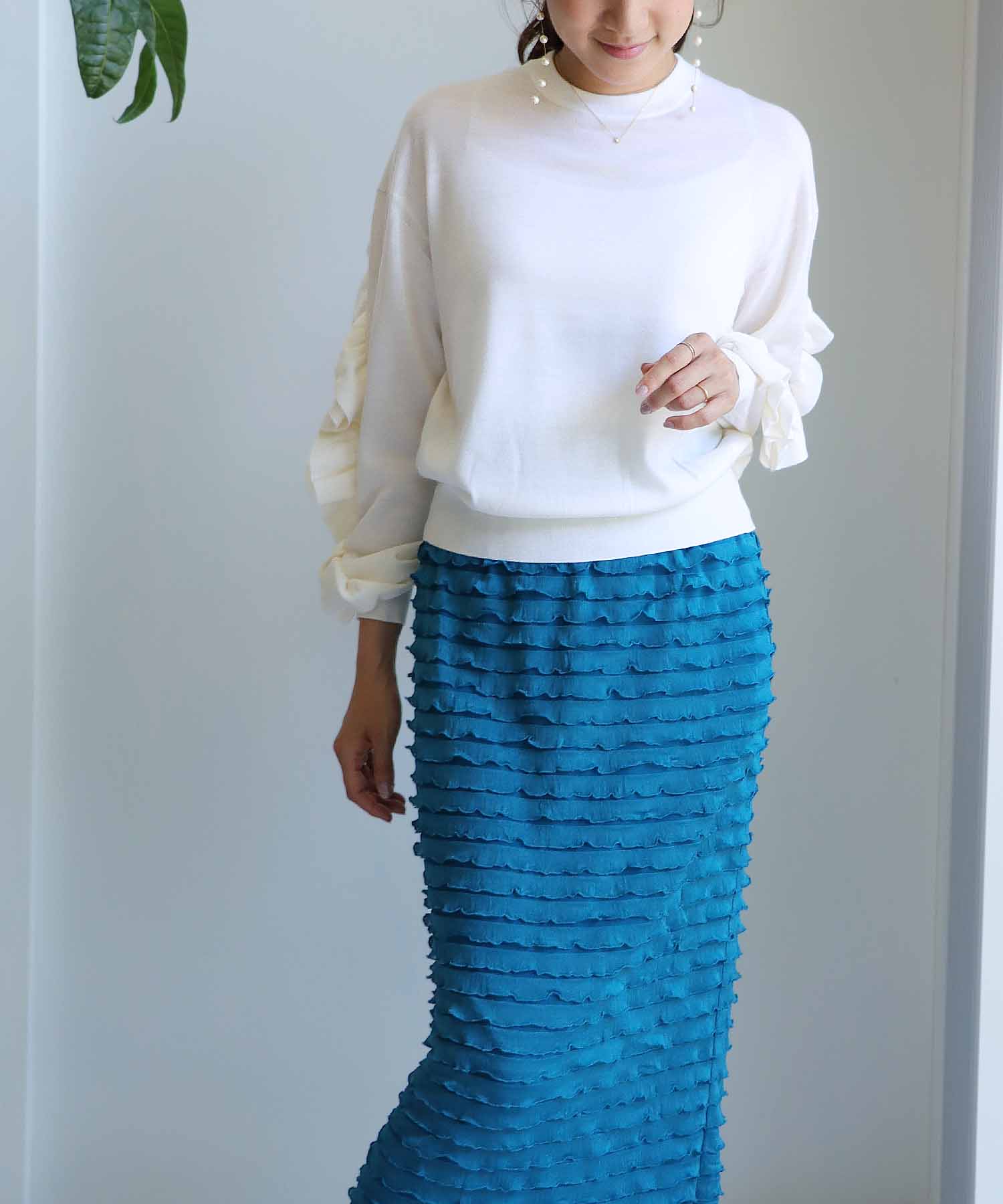 エクストラファインウール　フリルデザインニット