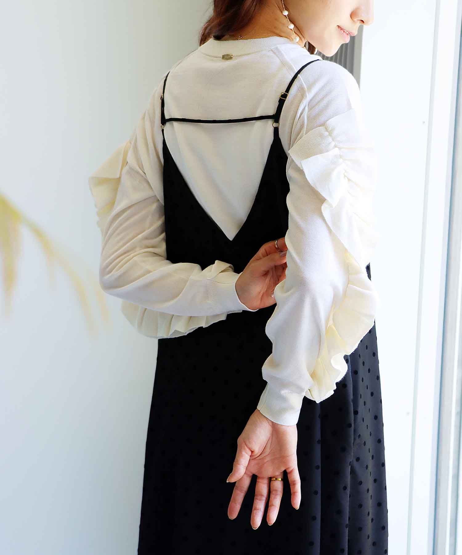 エクストラファインウール　フリルデザインニット