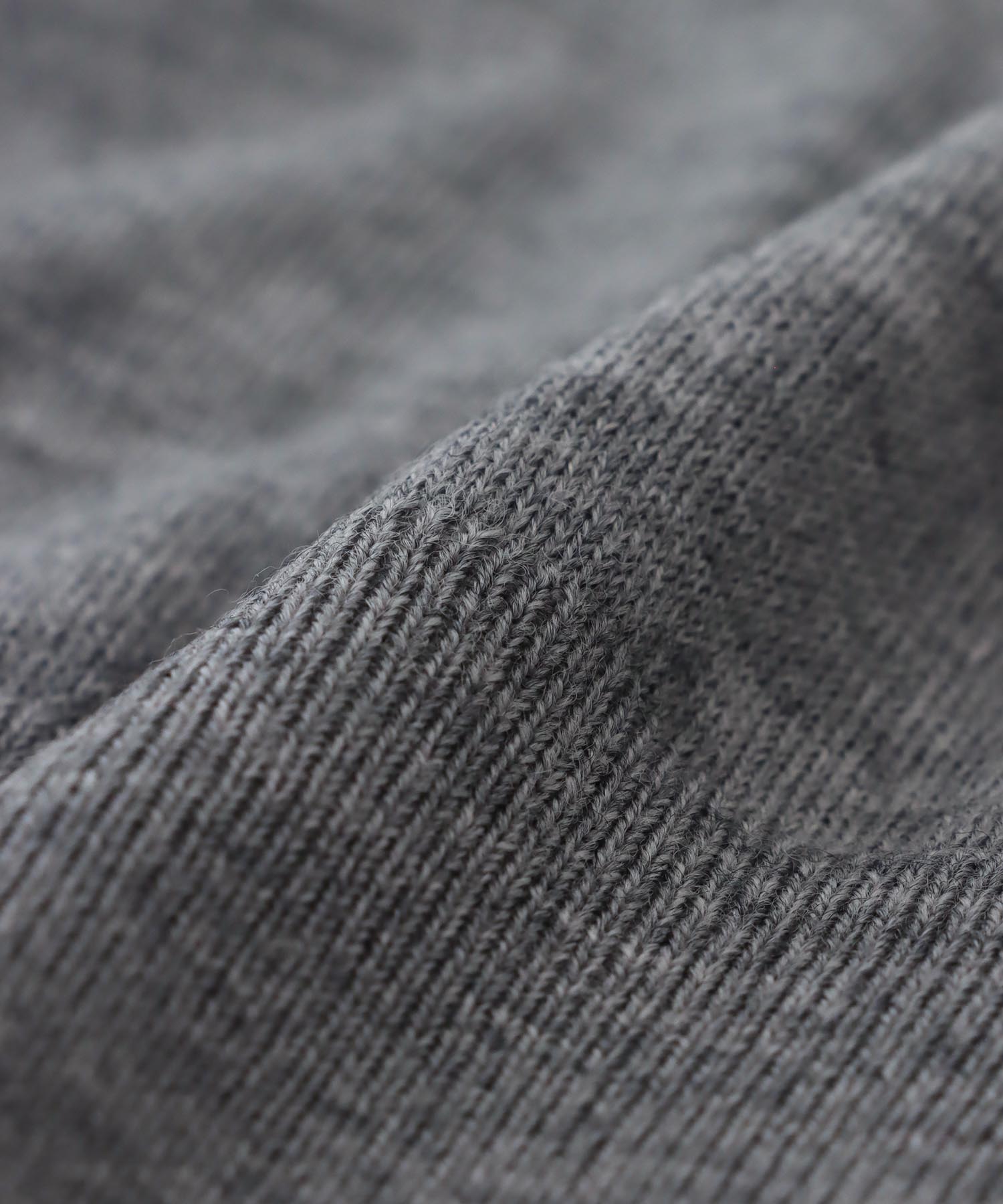 エクストラファインウール　フリルデザインニット