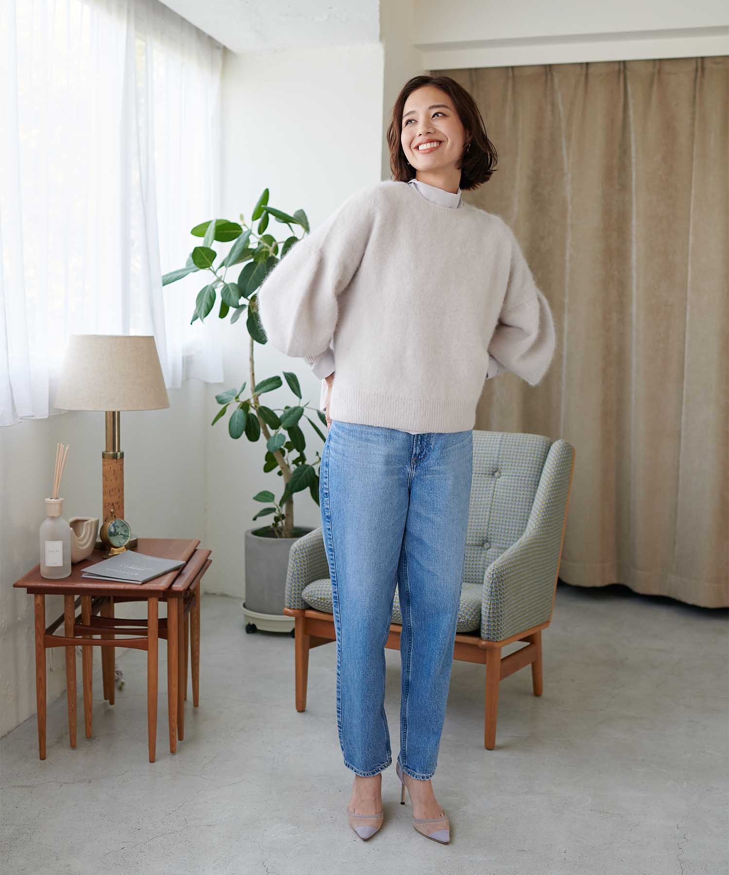 ラクーン ボリュームスリーブクルーネックニット | AND ON JIONE STORE（アンドオン）ジオン商事公式オンラインストア