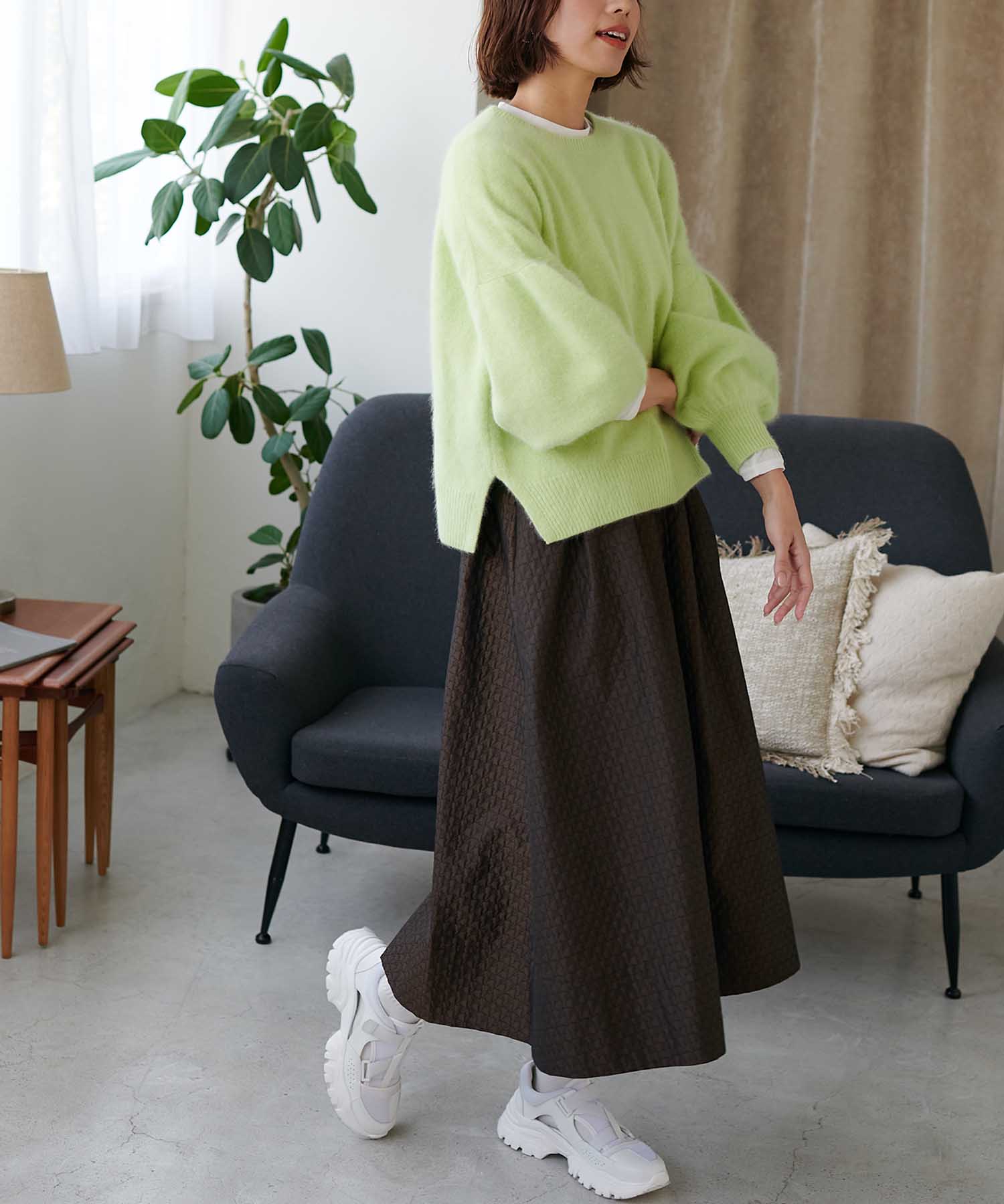 ラクーン ボリュームスリーブクルーネックニット | AND ON JIONE STORE（アンドオン）ジオン商事公式オンラインストア