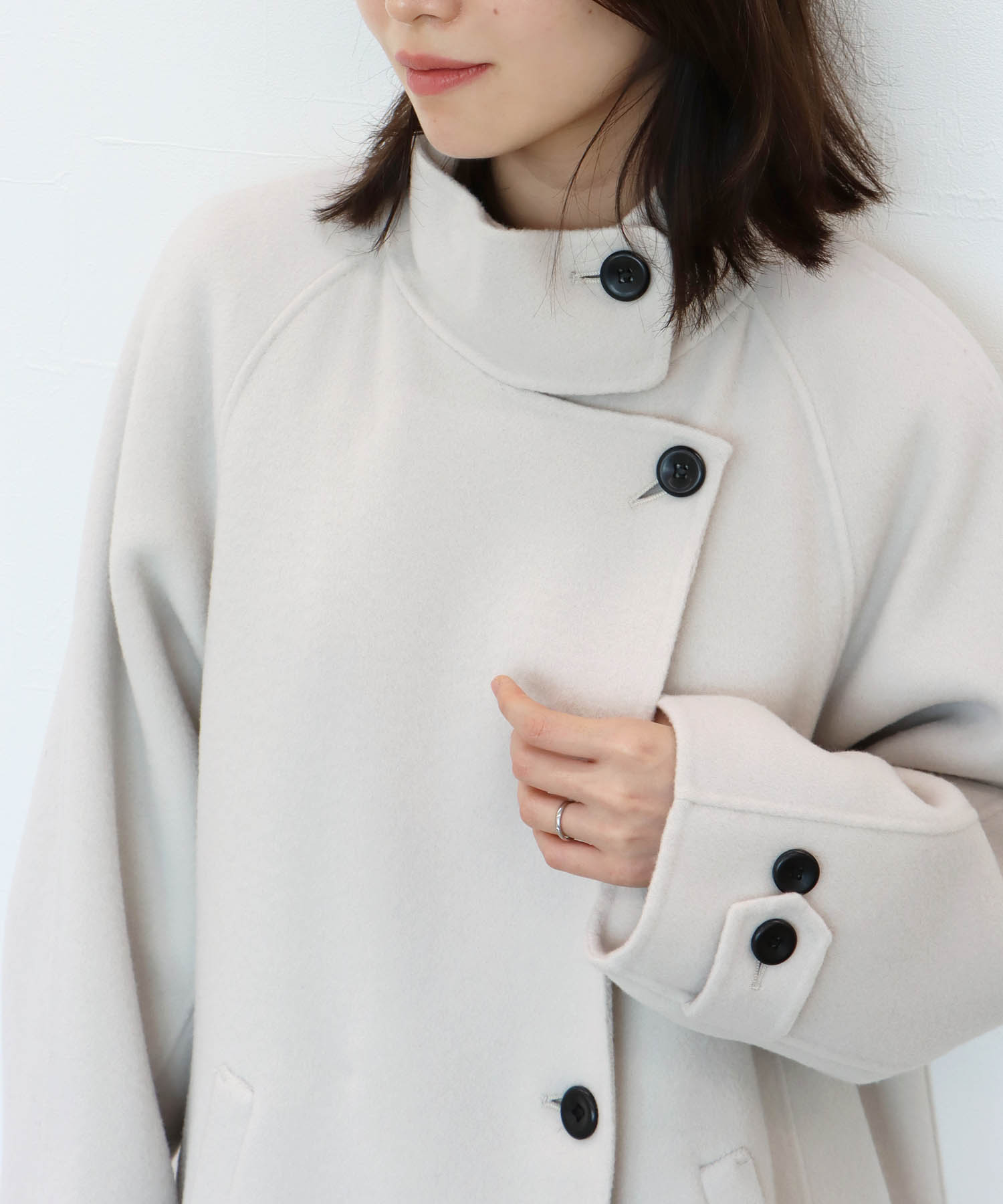 シャルム加工ウールリバースタンドネックコート