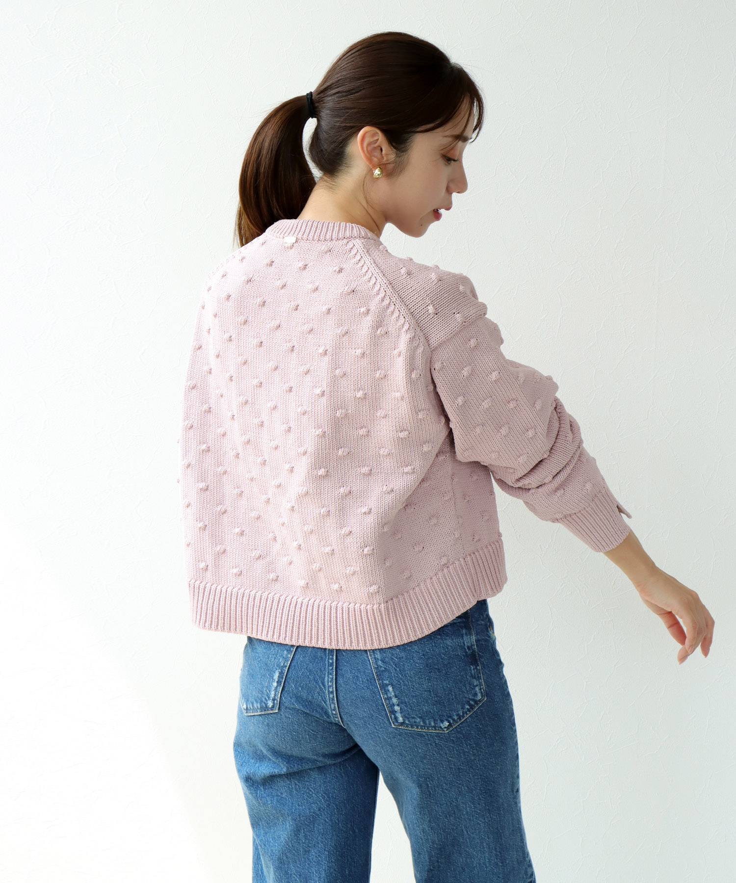 ポンポン編みクルーネックニット