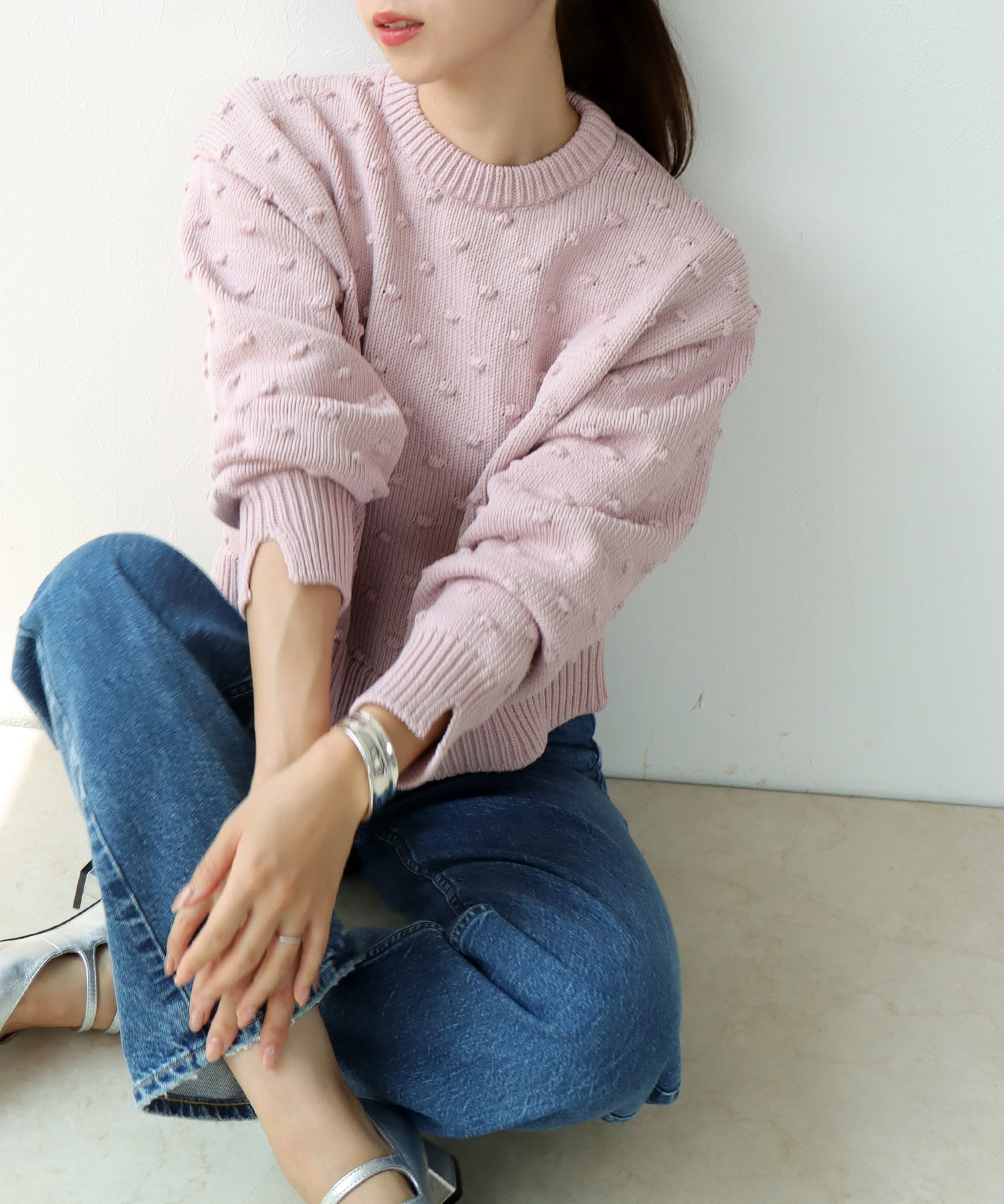 ポンポン編みクルーネックニット