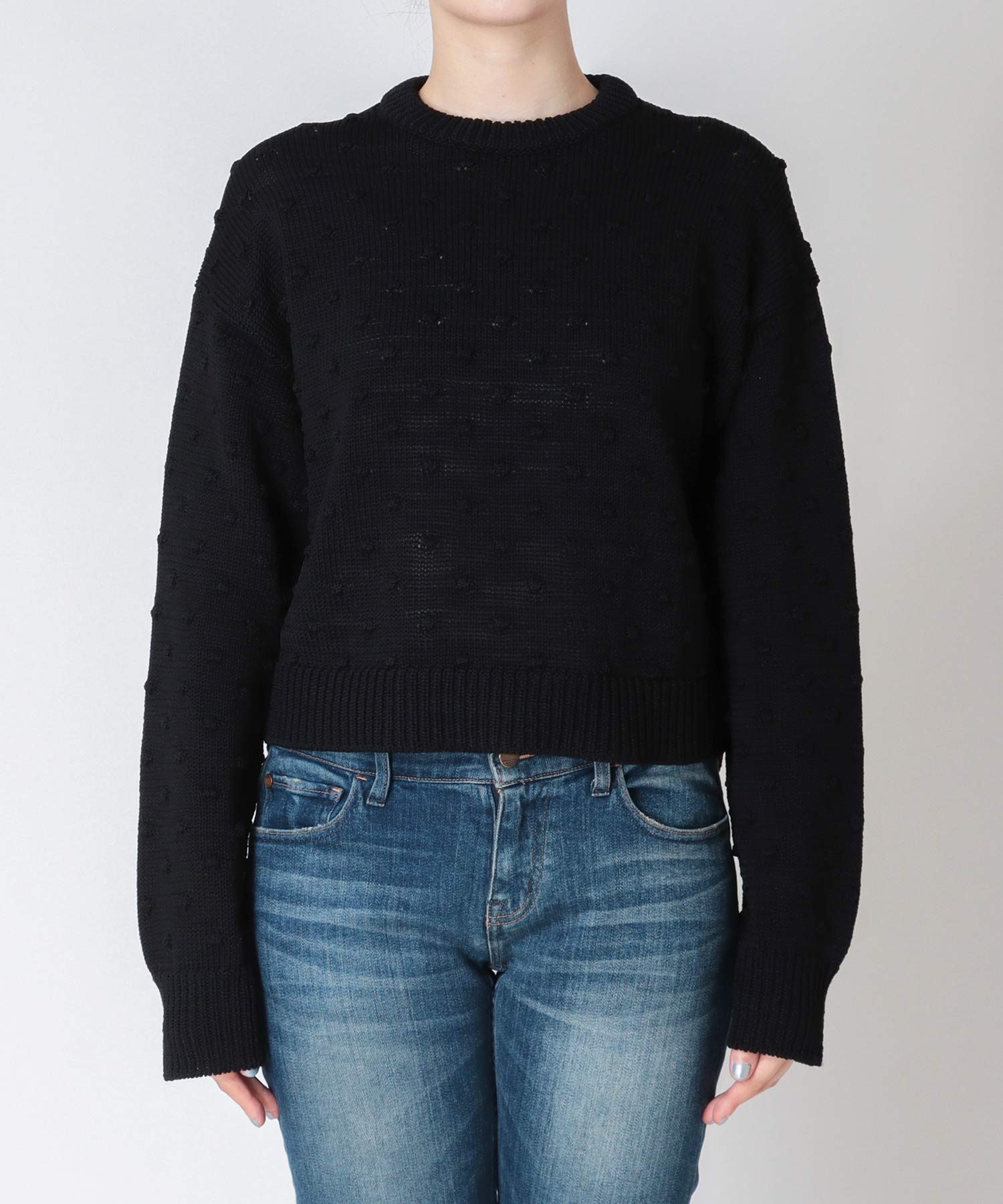 ポンポン編みクルーネックニット