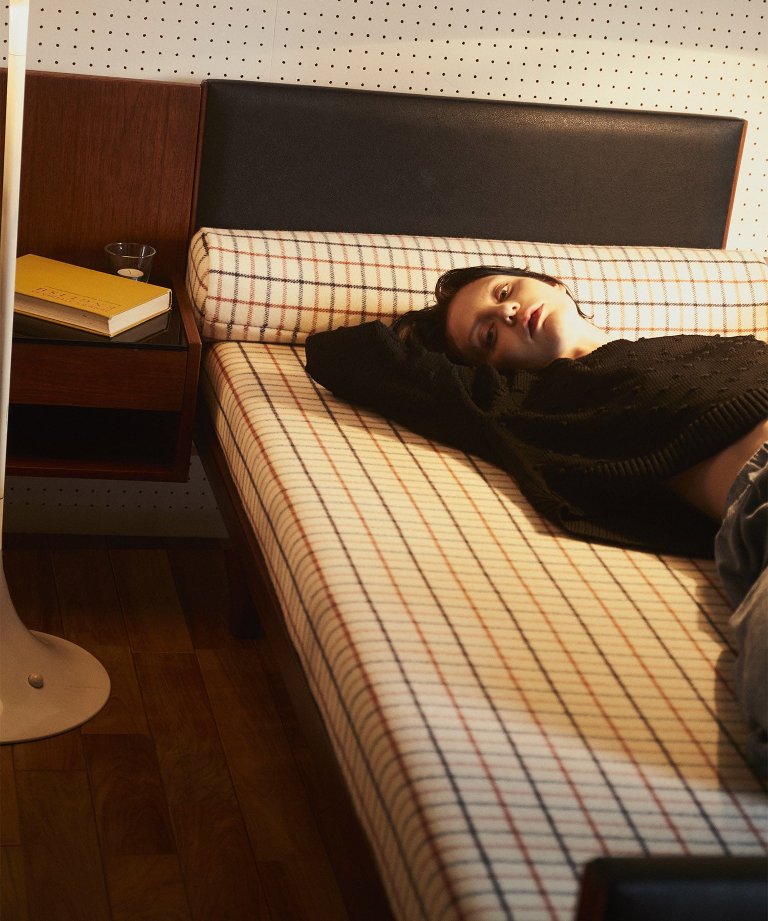 ポンポン編みクルーネックニット