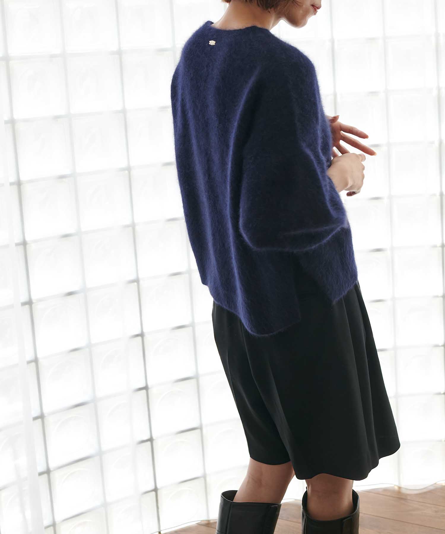 ラクーン ボリュームスリーブクルーネックニット