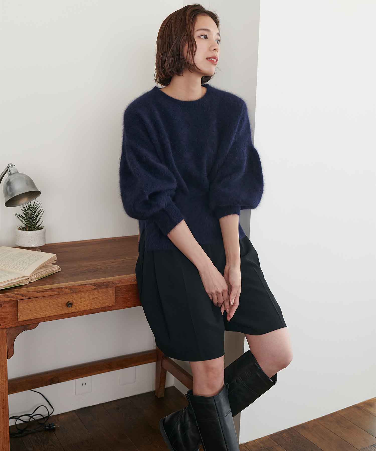 ラクーン ボリュームスリーブクルーネックニット