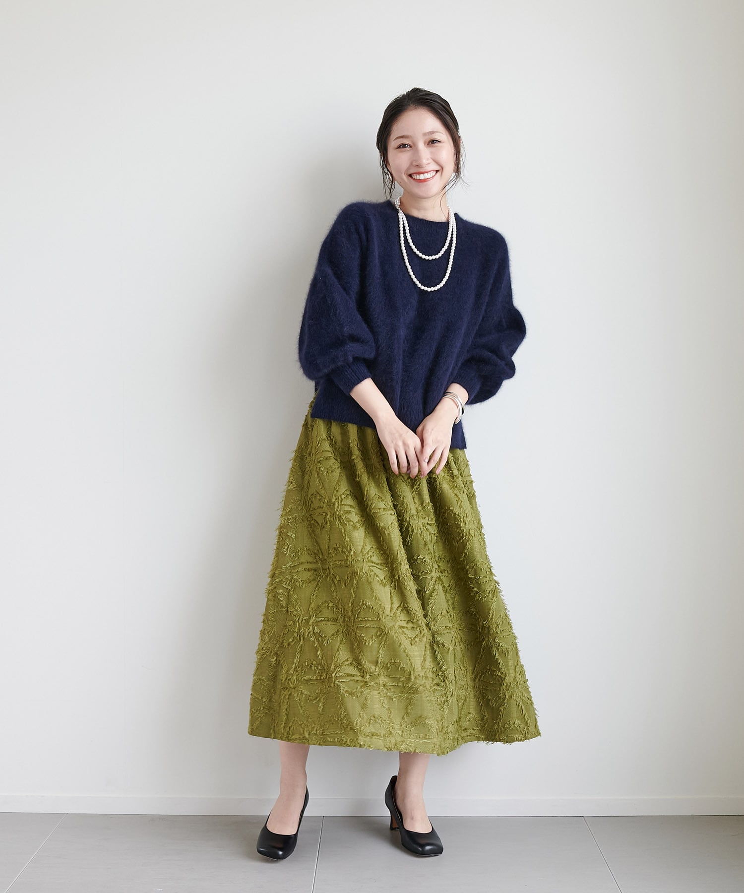 ラクーン ボリュームスリーブクルーネックニット