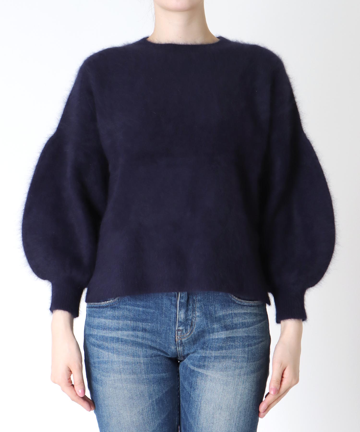 ラクーン ボリュームスリーブクルーネックニット