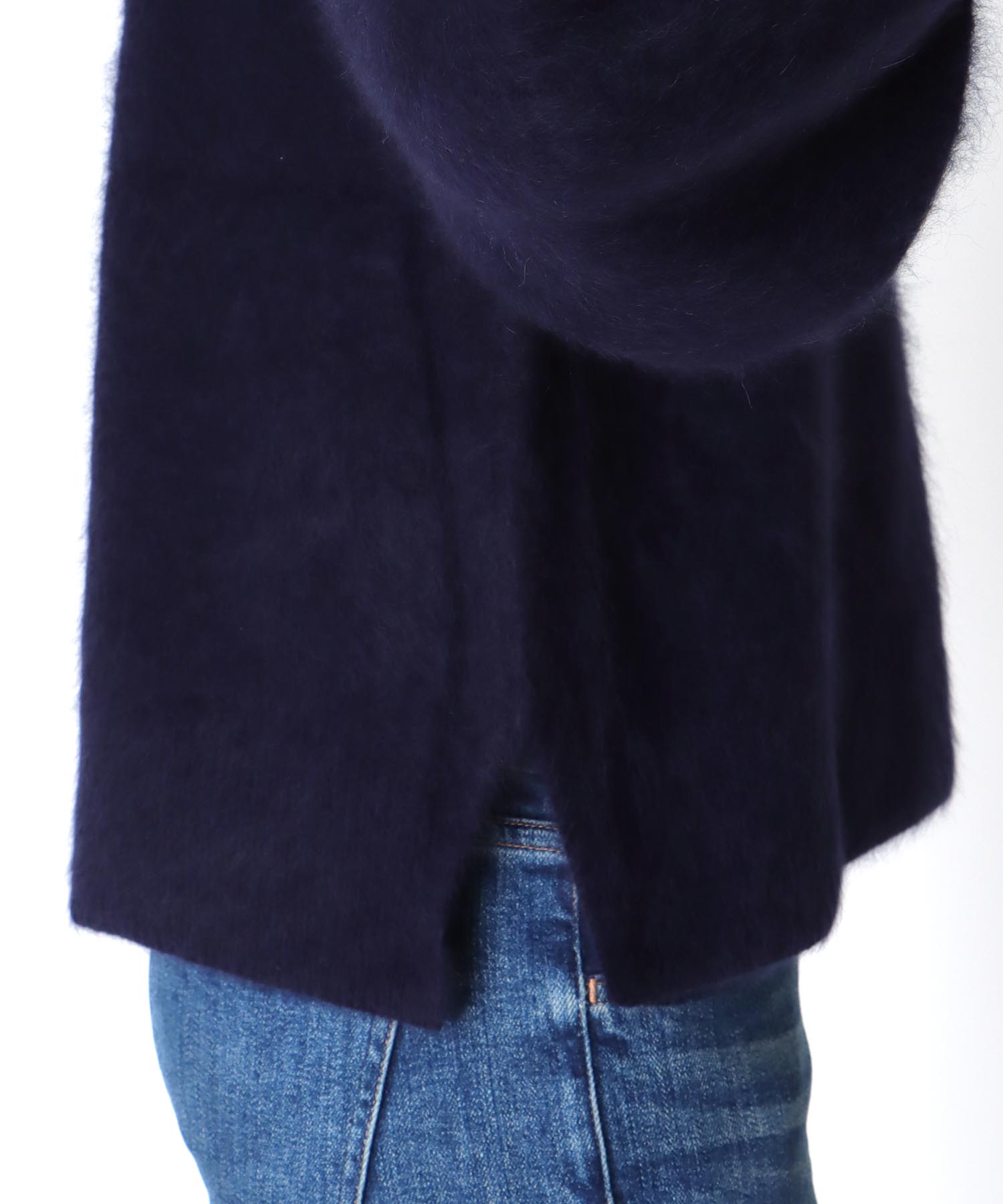 ラクーン ボリュームスリーブクルーネックニット