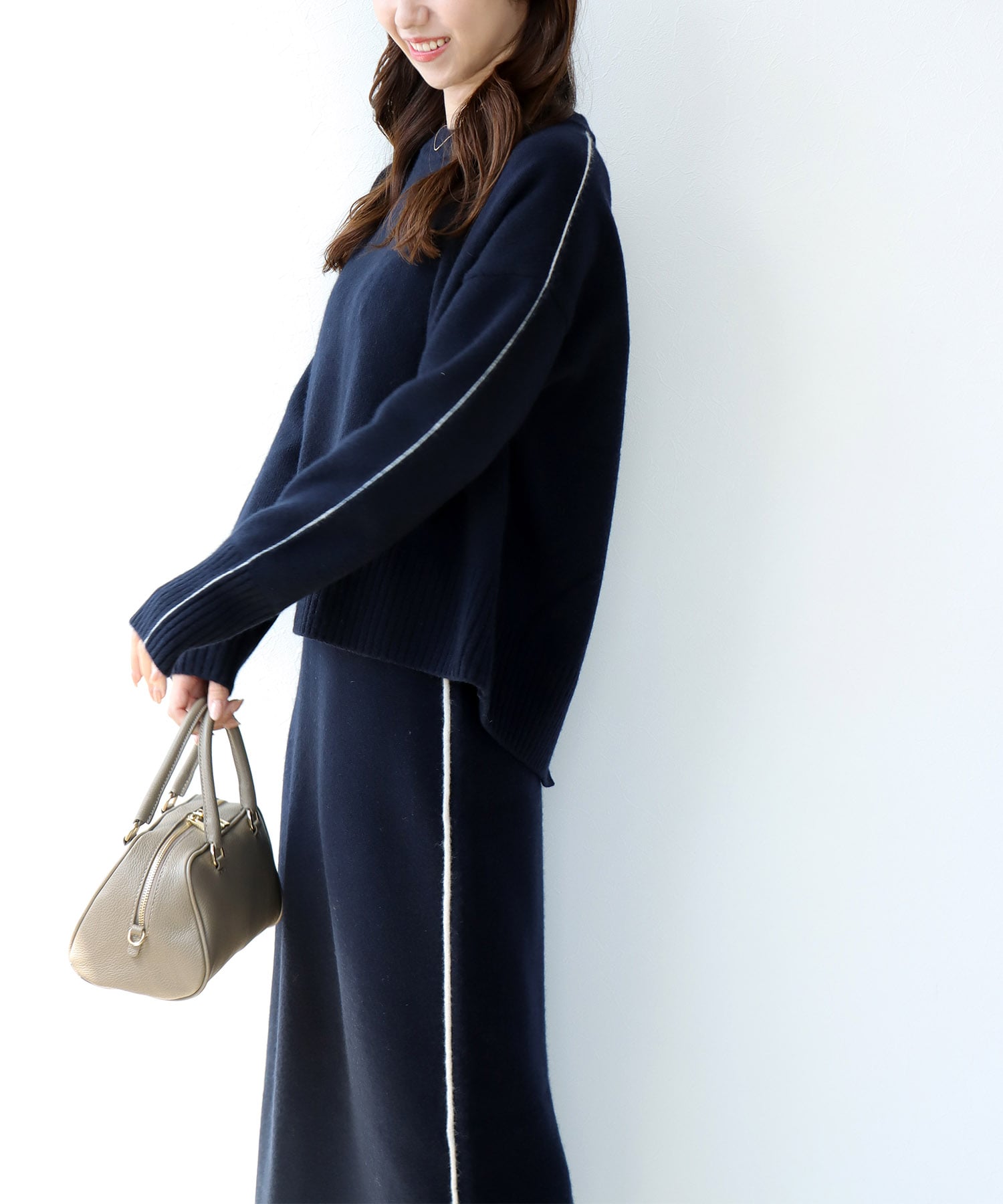 エアウール配色シームラインニット