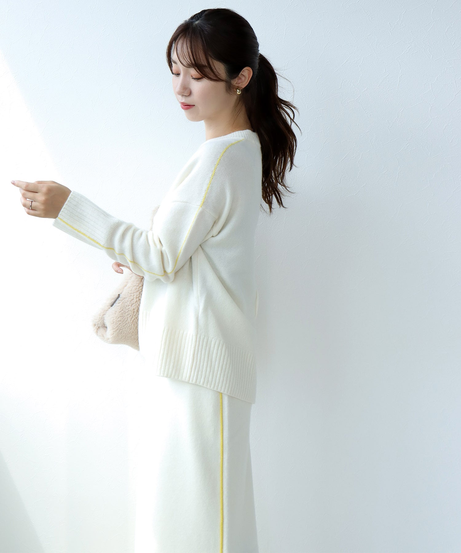 エアウール配色シームラインニット