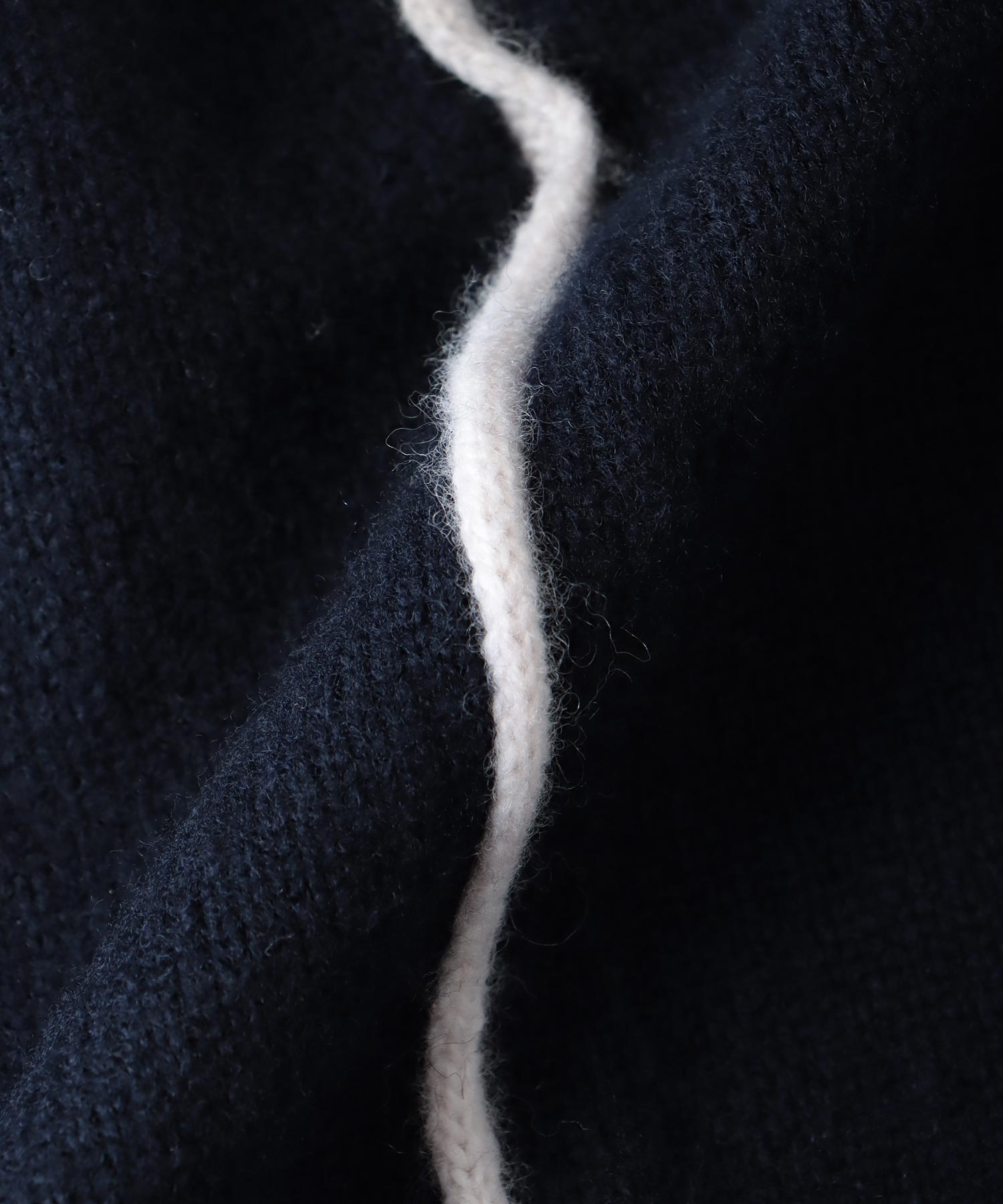 エアウール配色シームラインニット