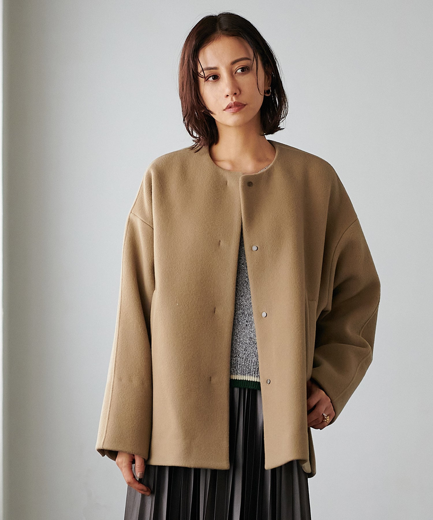 シャルム加工ウールノーカラーショートコート