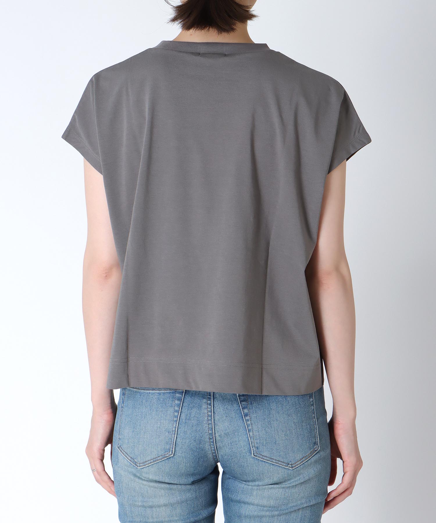 ロールアップスリーブ ロゴプリントTシャツ