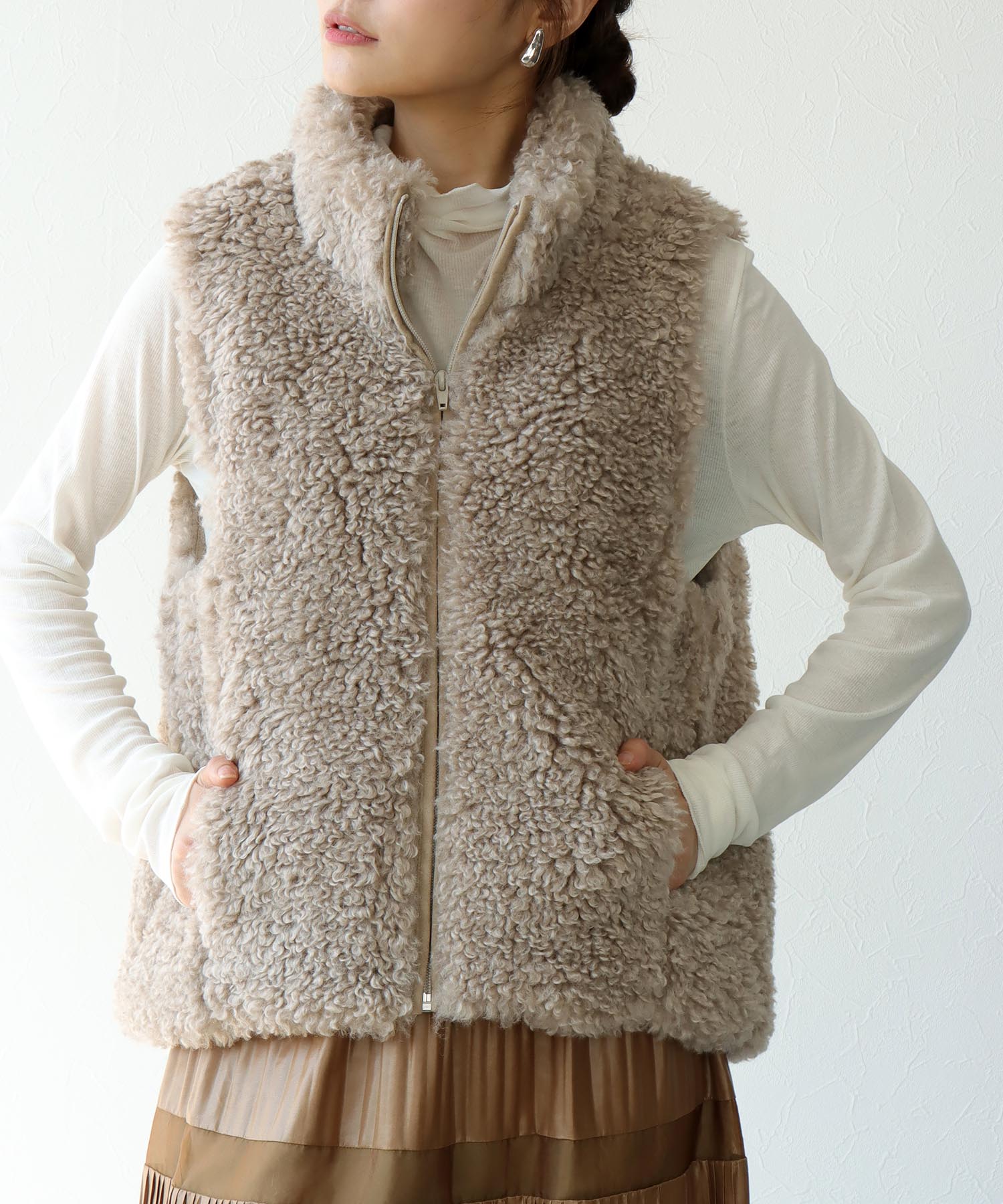 ミミクリーシープ ファー ハイネックベスト