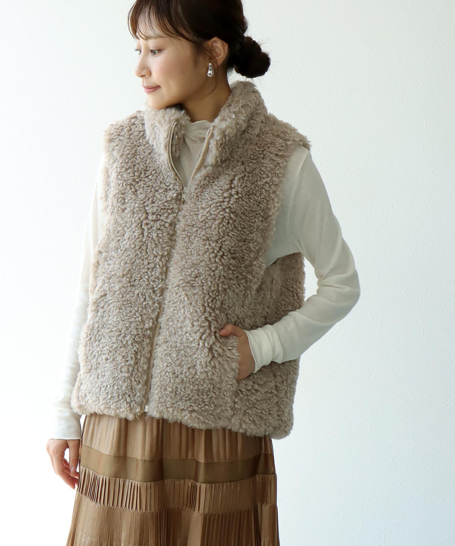 ミミクリーシープ ファー ハイネックベスト