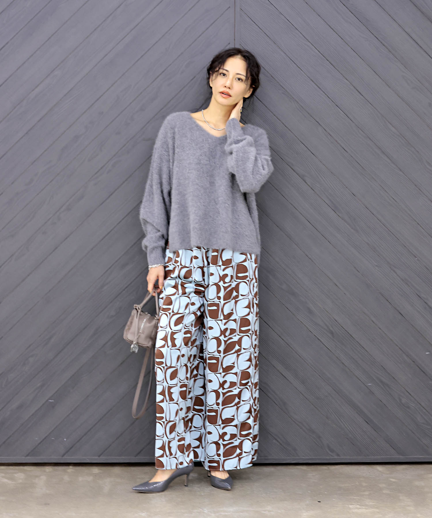 【8月28日予約販売】フォックスカシミヤ Vネックプルオーバー