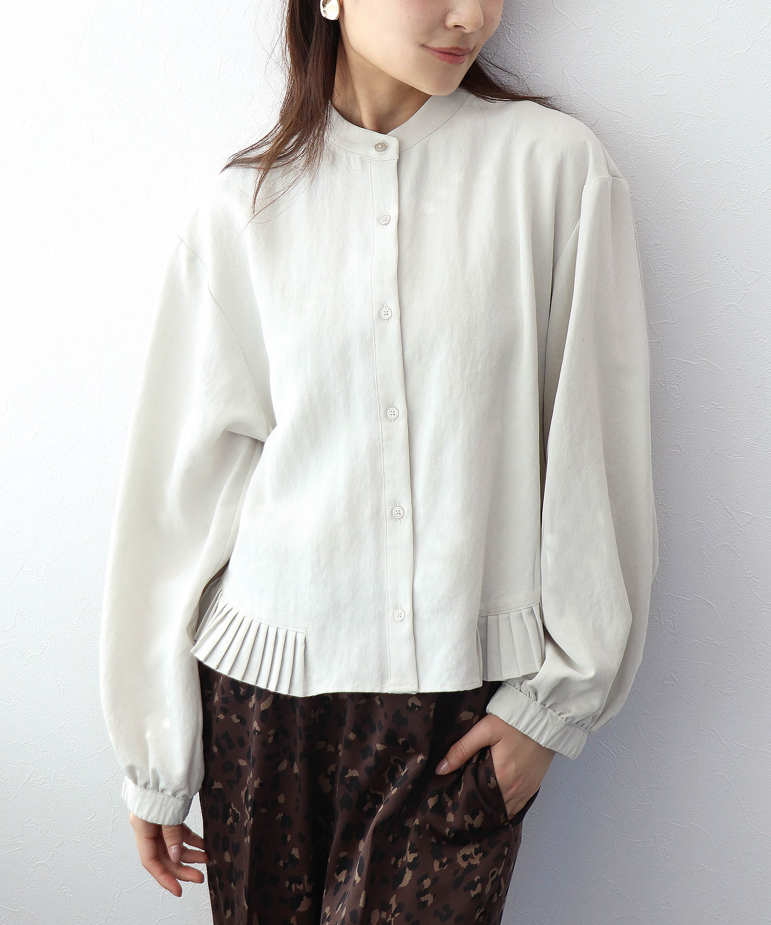 プリーツディティールブラウス