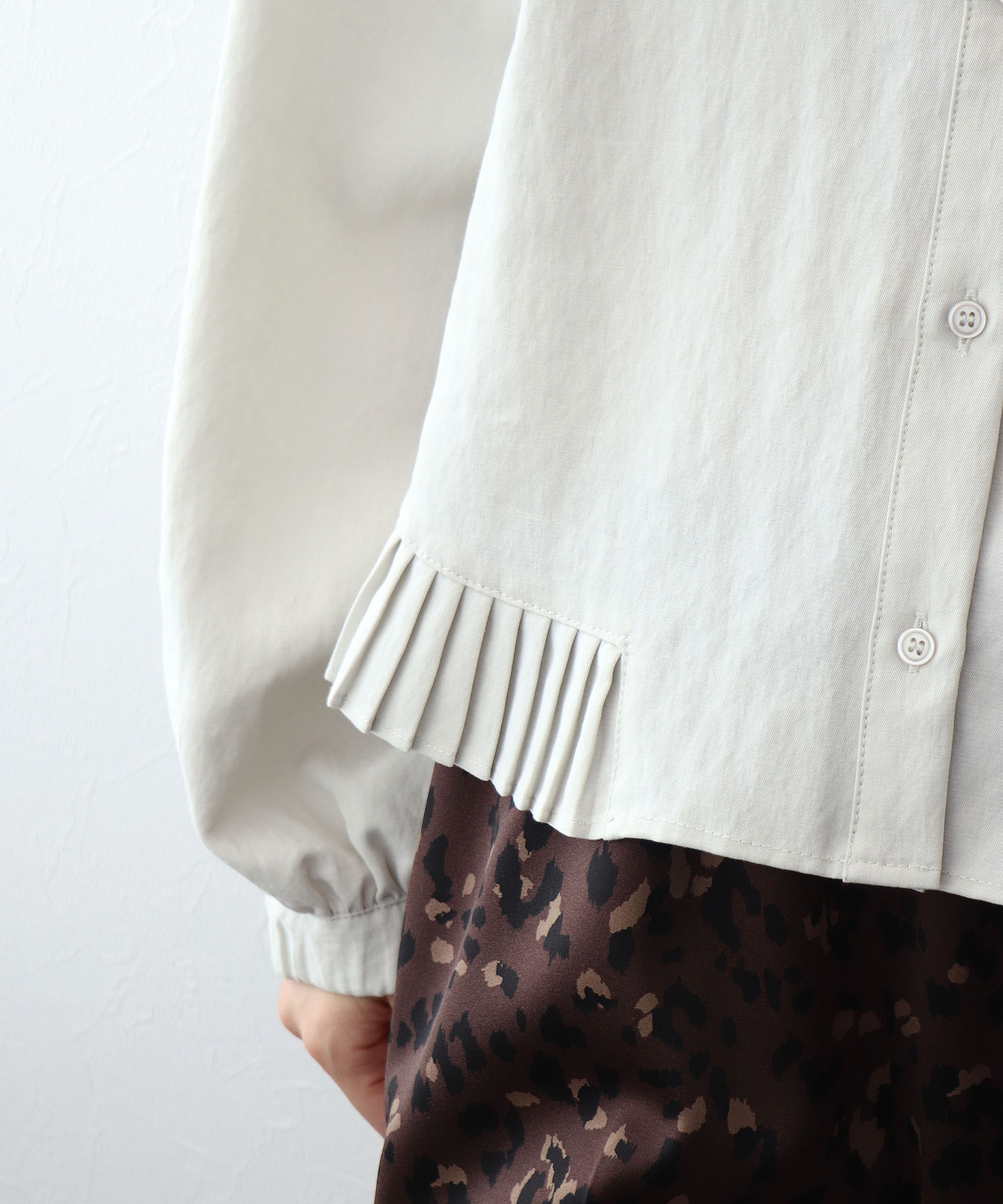 プリーツディティールブラウス