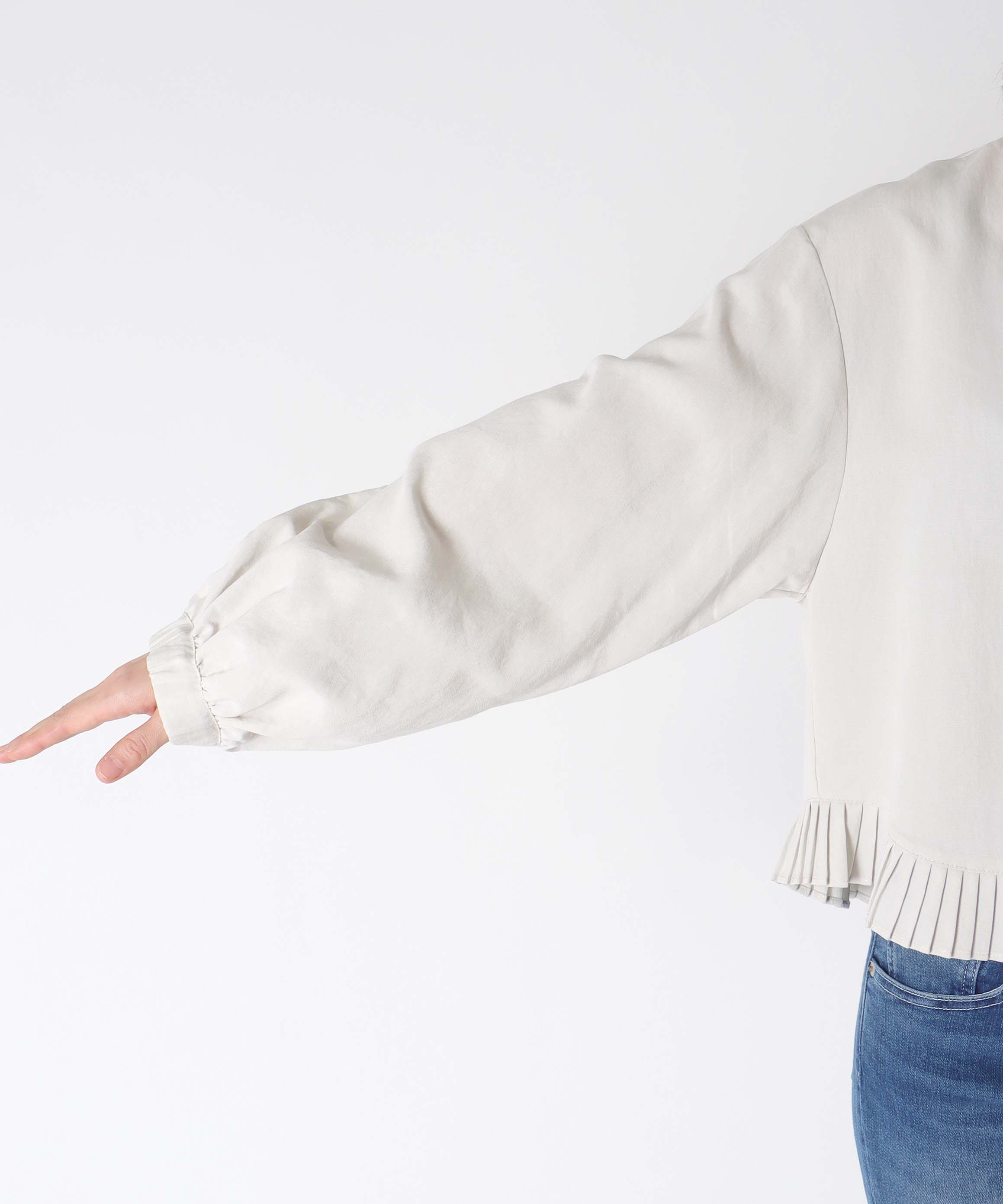 プリーツディティールブラウス