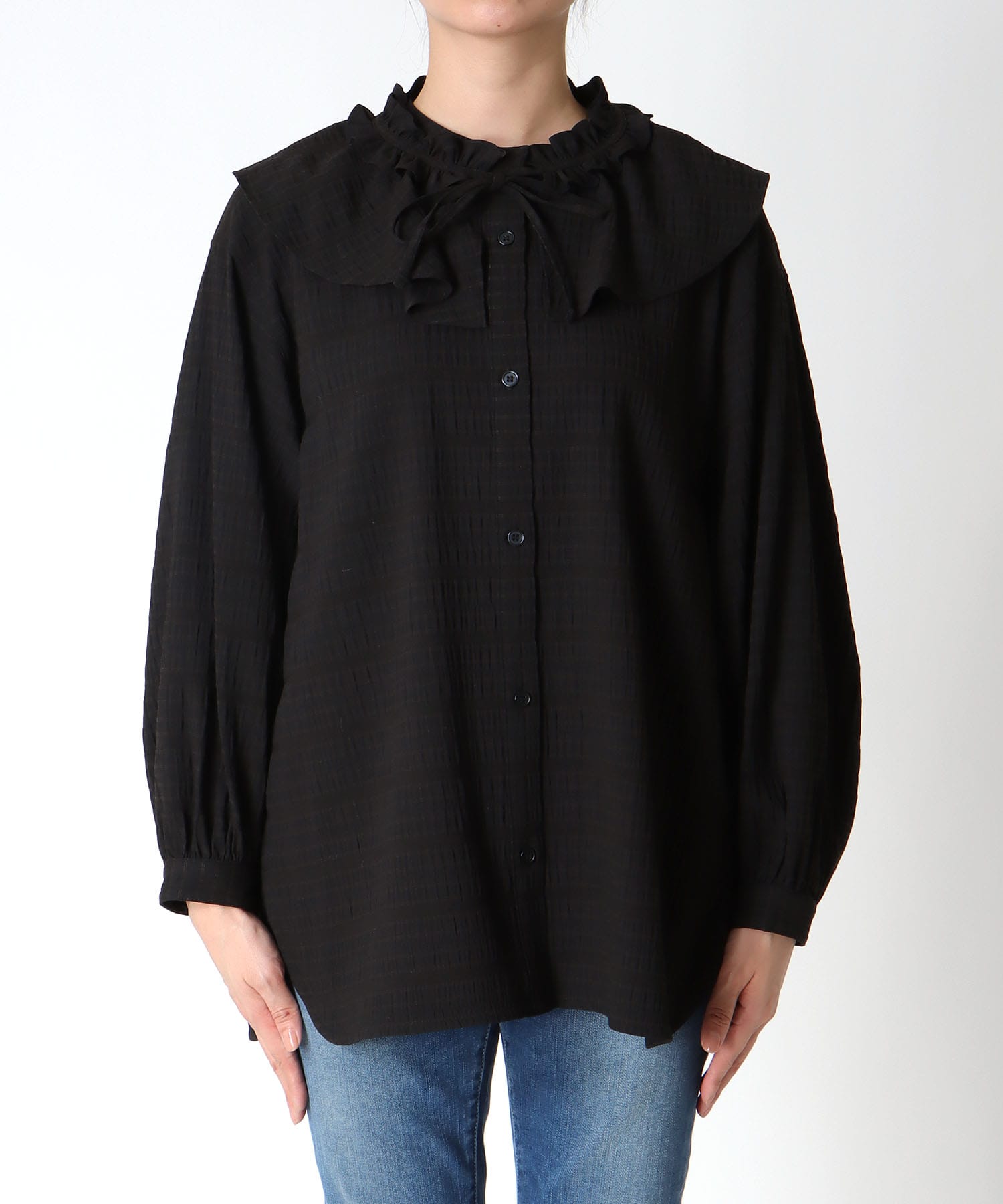 フリル衿付きシャツブラウス