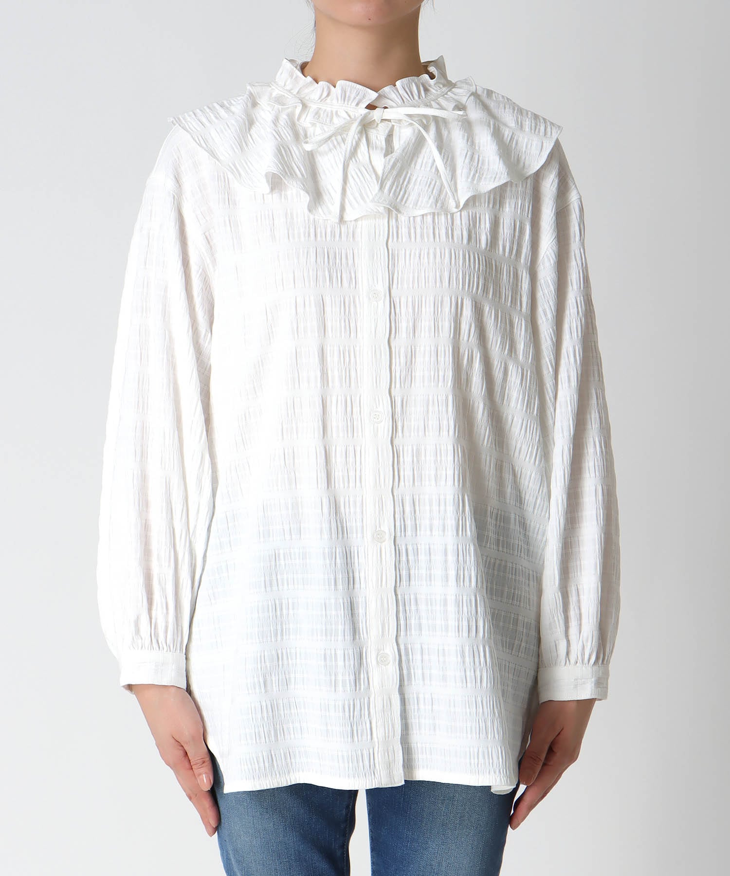 フリル衿付きシャツブラウス