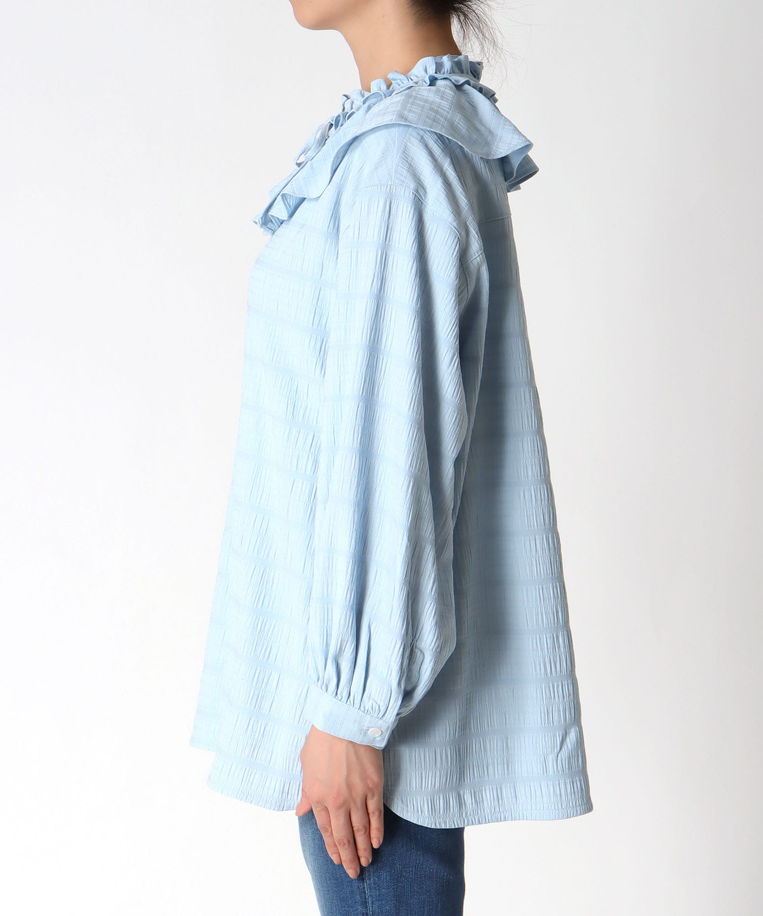 フリル衿付きシャツブラウス