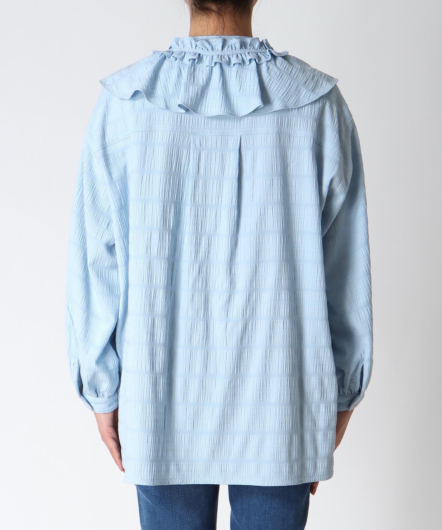 フリル衿付きシャツブラウス