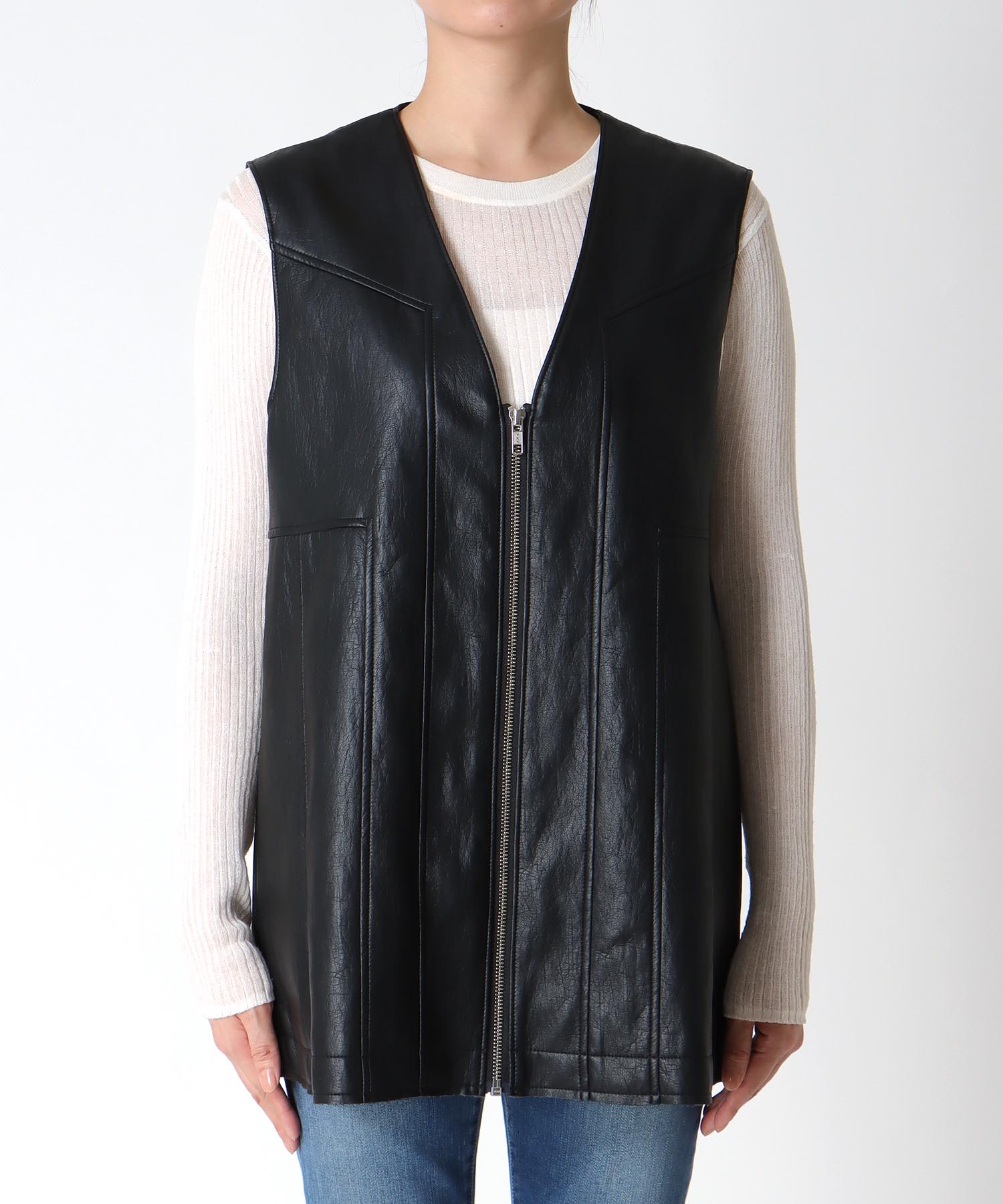 フェイクレザー切替ベスト