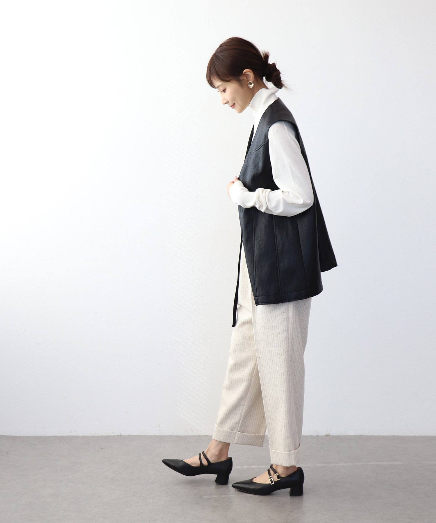 フェイクレザー切替ベスト