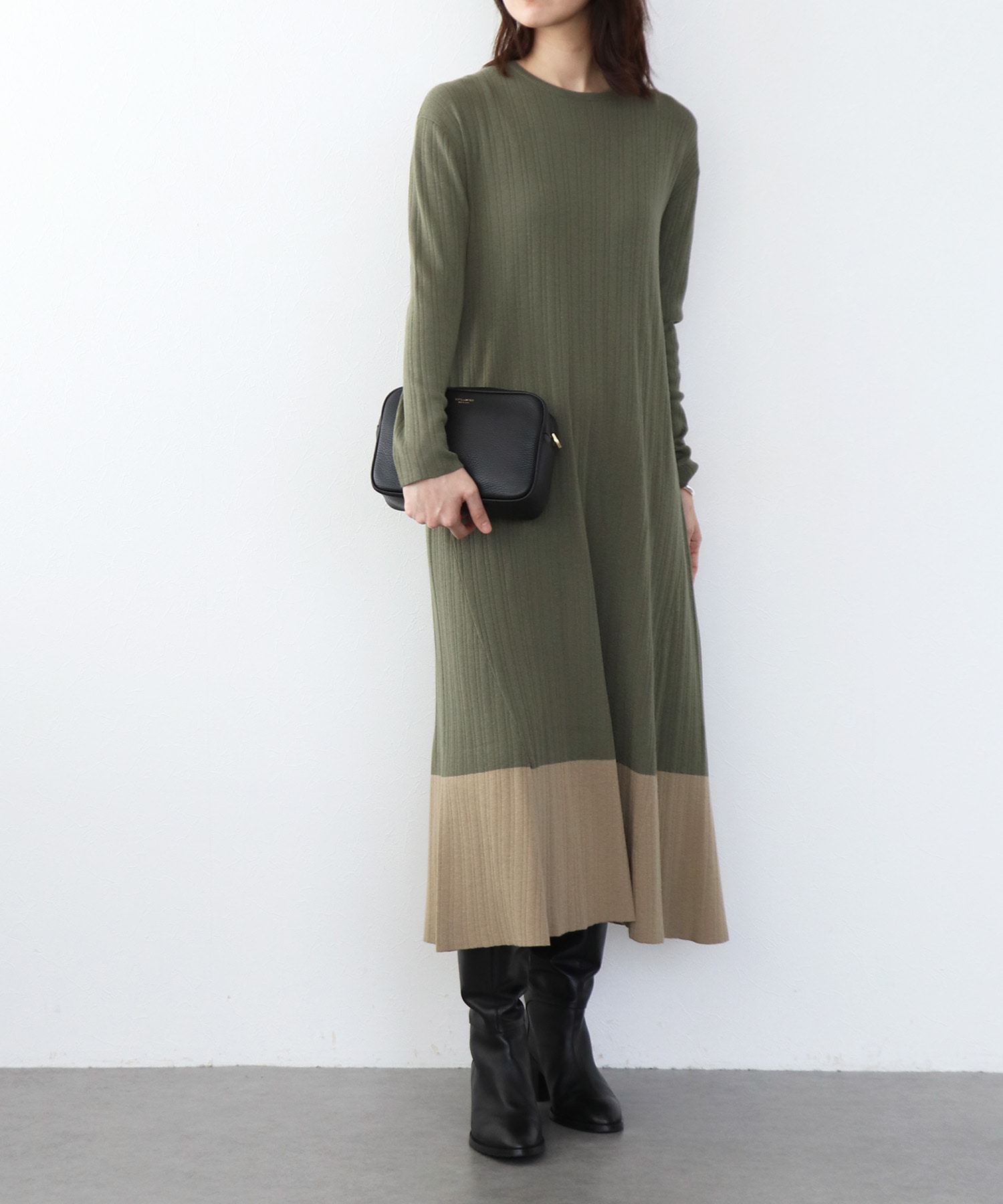 カシミヤ混バイカラーAラインワンピース
