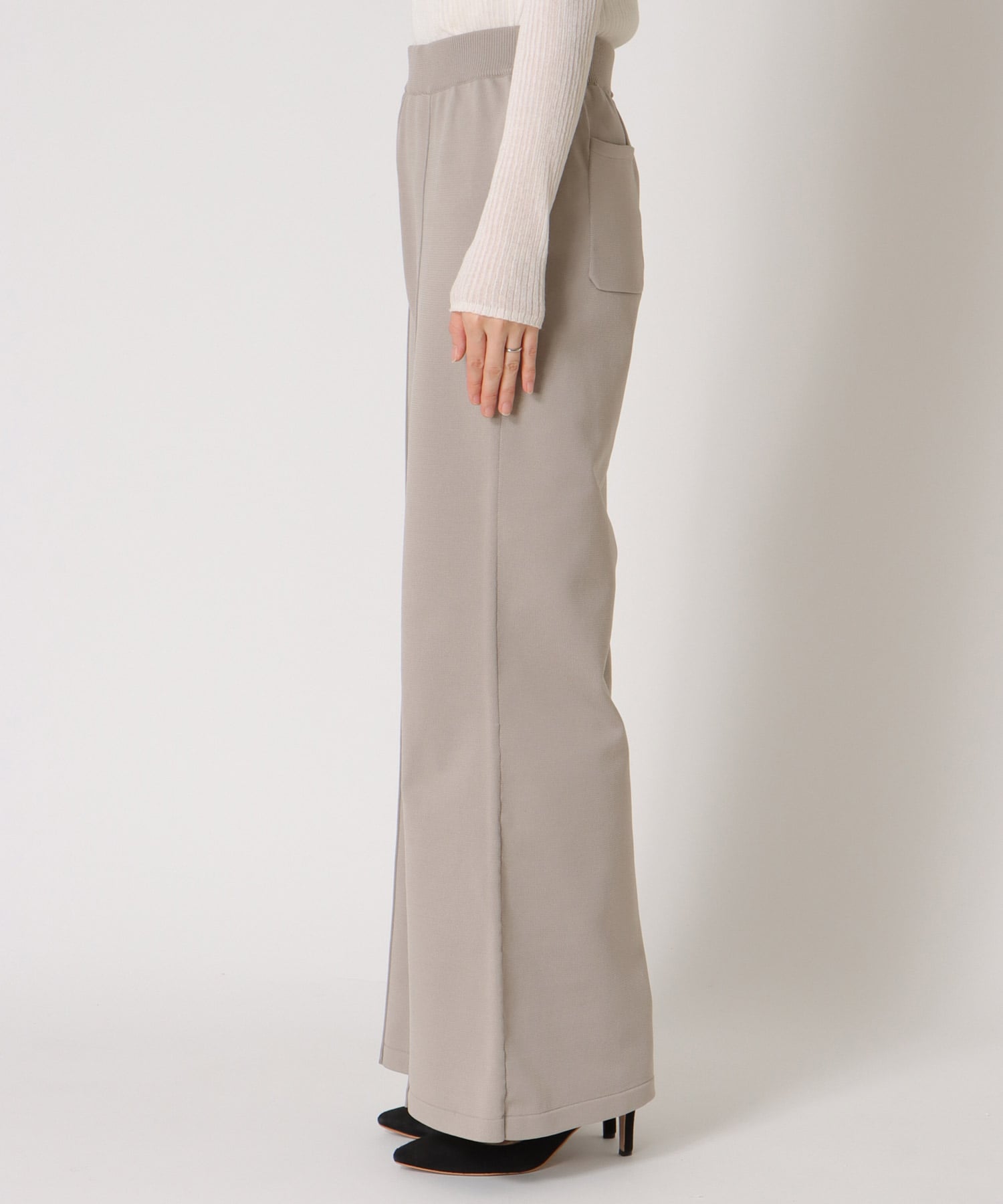 楽ちん綺麗めニットパンツ