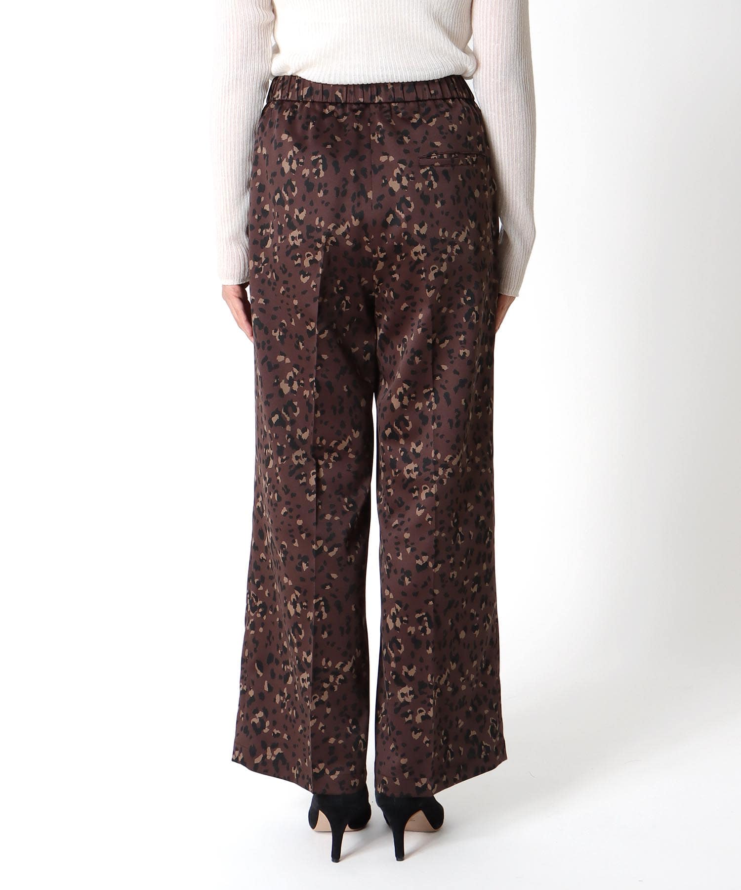 レオパード柄ストレッチサテンストレートパンツ