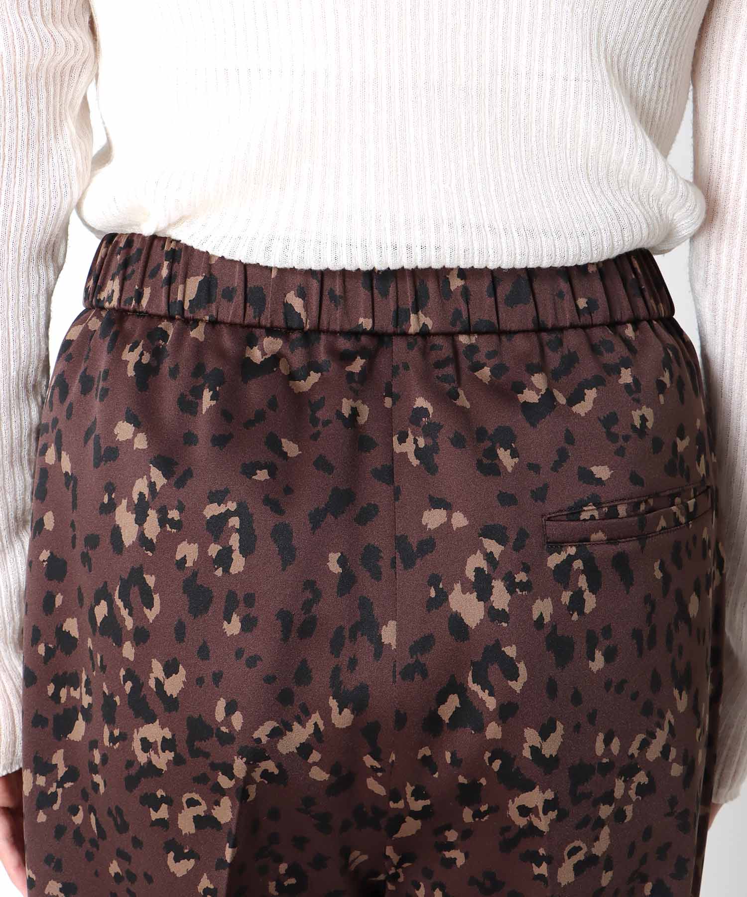 レオパード柄ストレッチサテンストレートパンツ