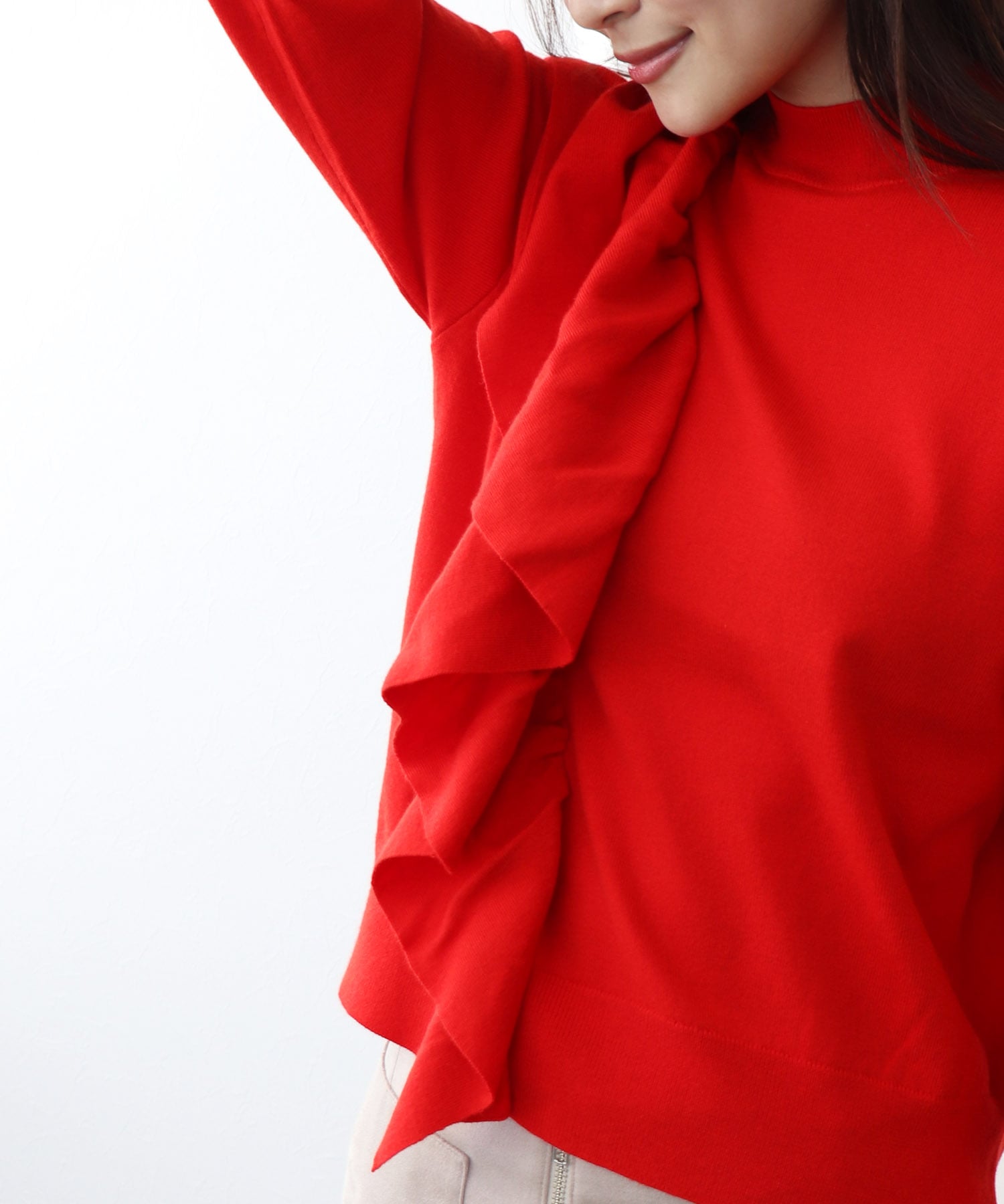 ショルダーラッフルプルオーバー