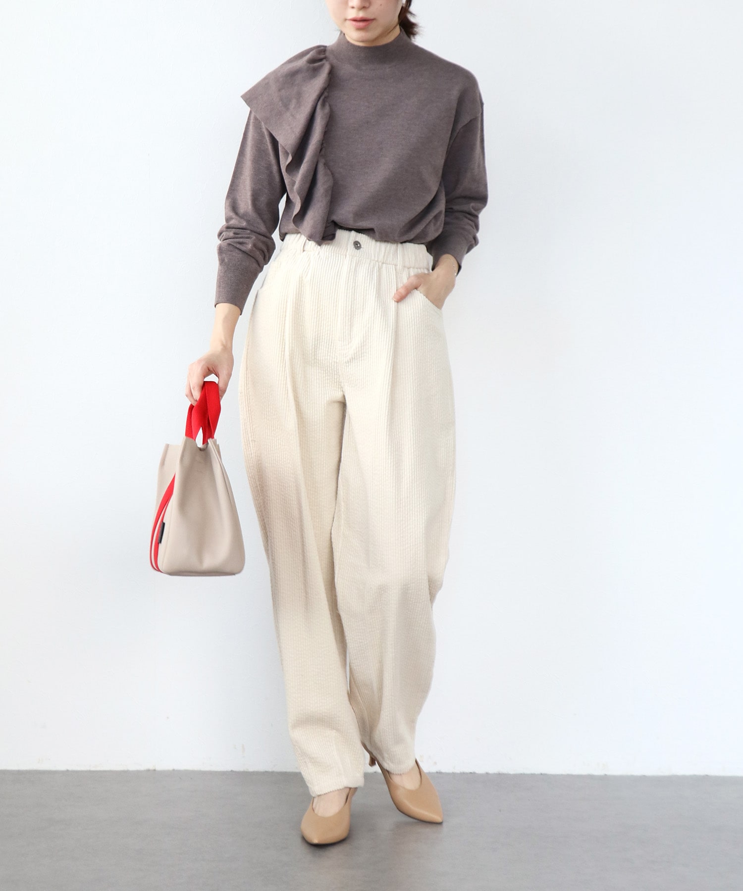 ショルダーラッフルプルオーバー