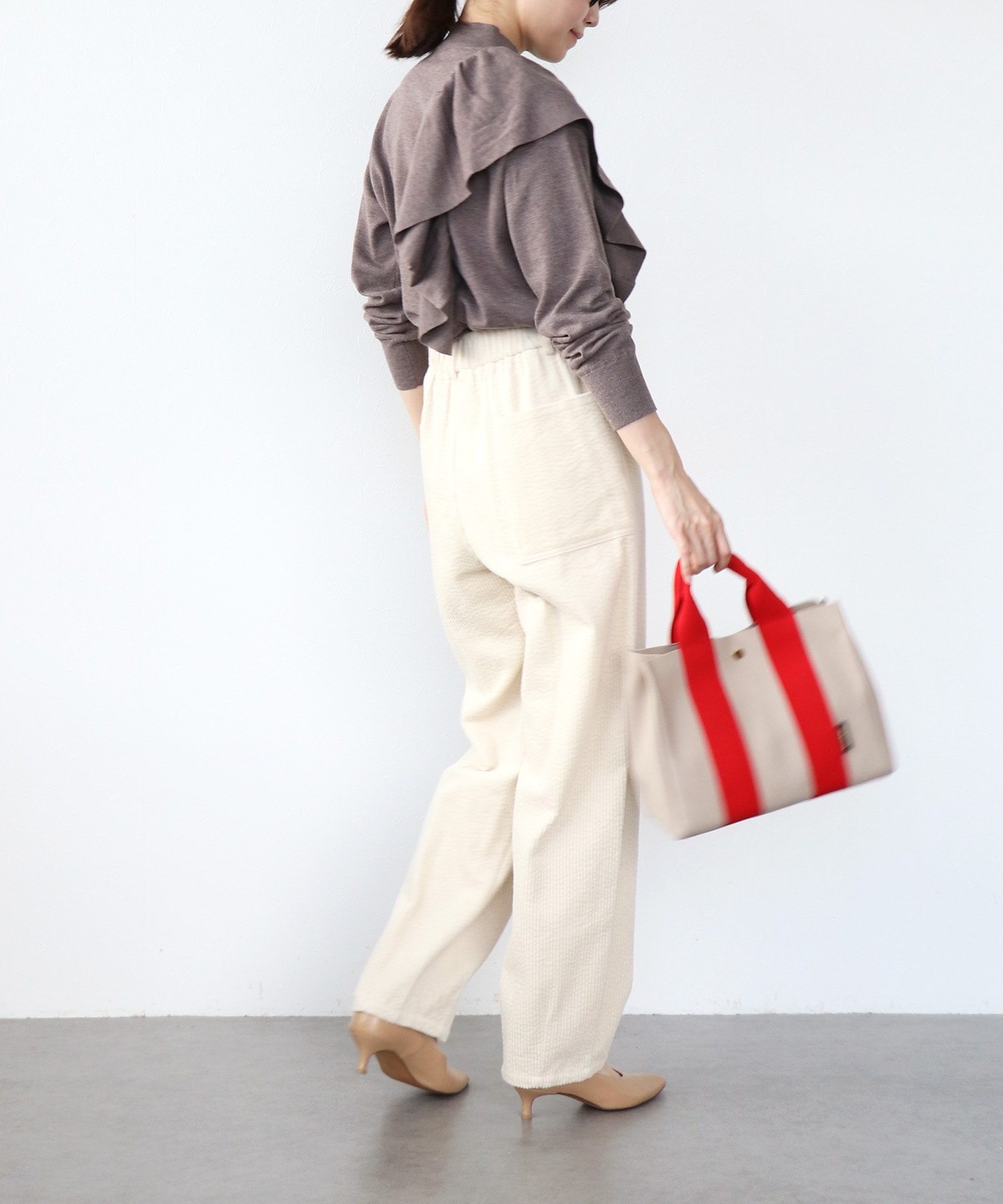 ショルダーラッフルプルオーバー