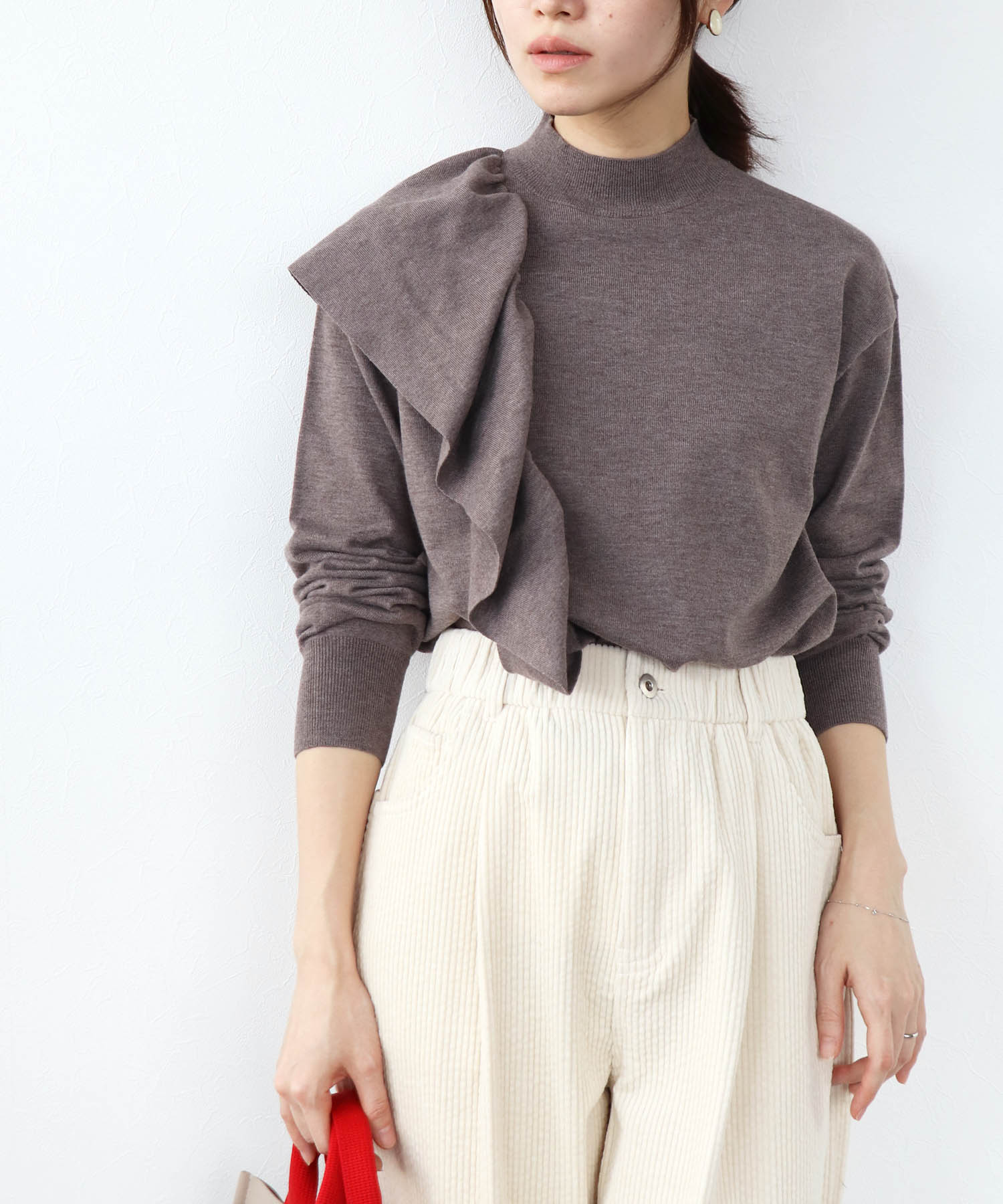 ショルダーラッフルプルオーバー